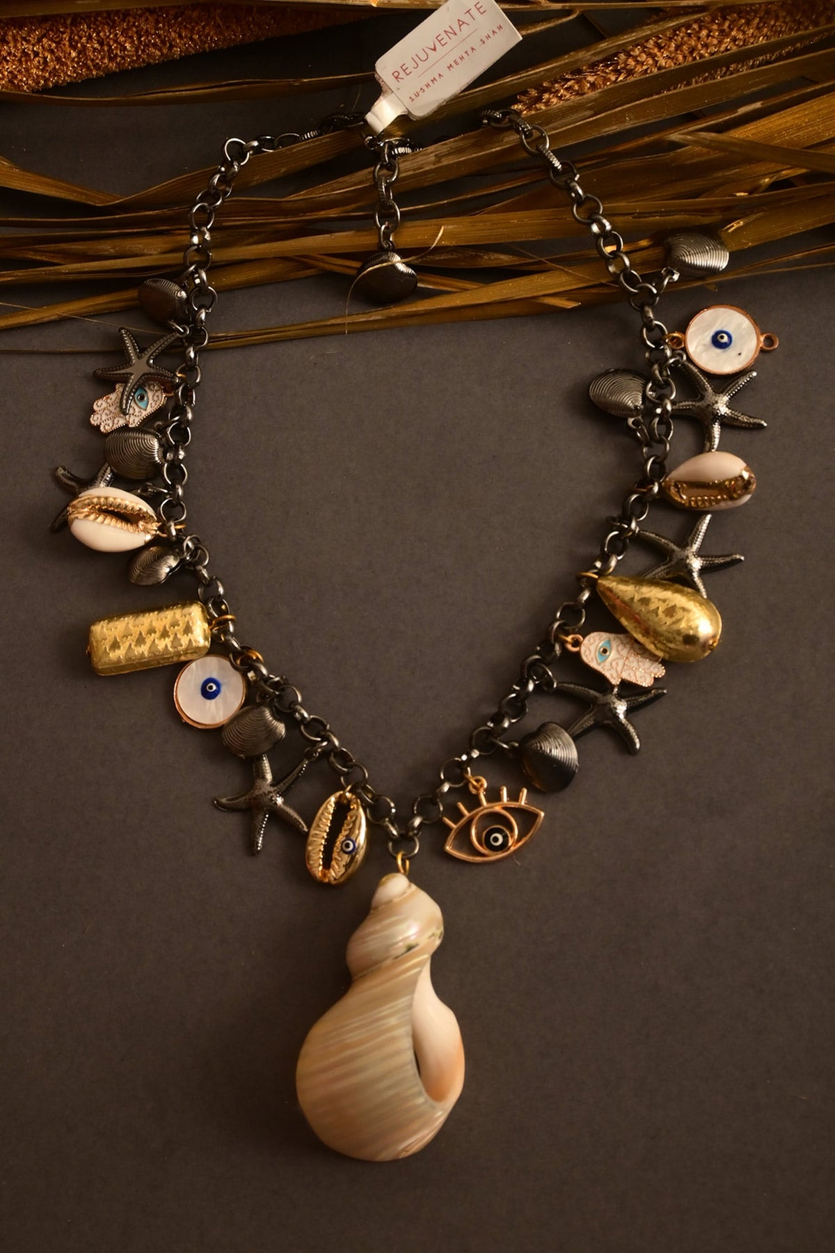 Coastal Charm Shell Necklace 