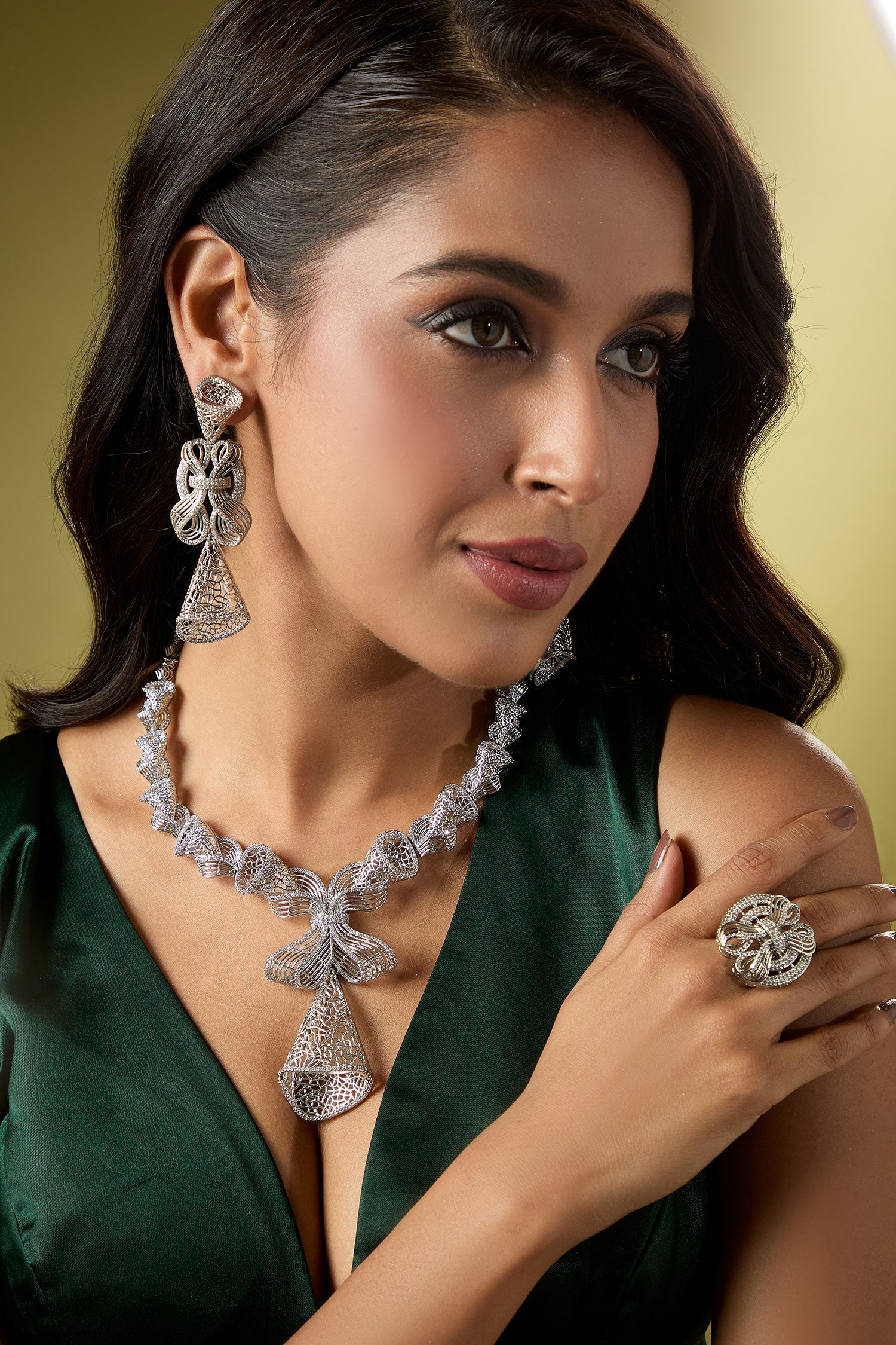 Silver Embellished Necklace Set 