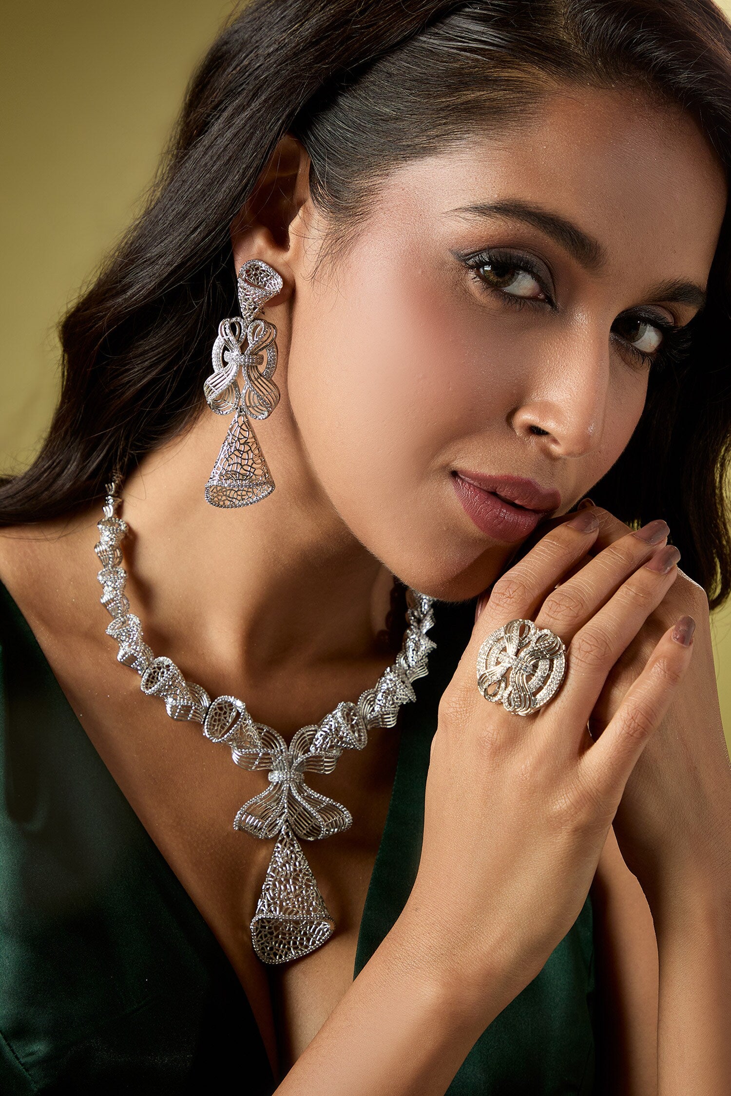 Silver Embellished Necklace Set 