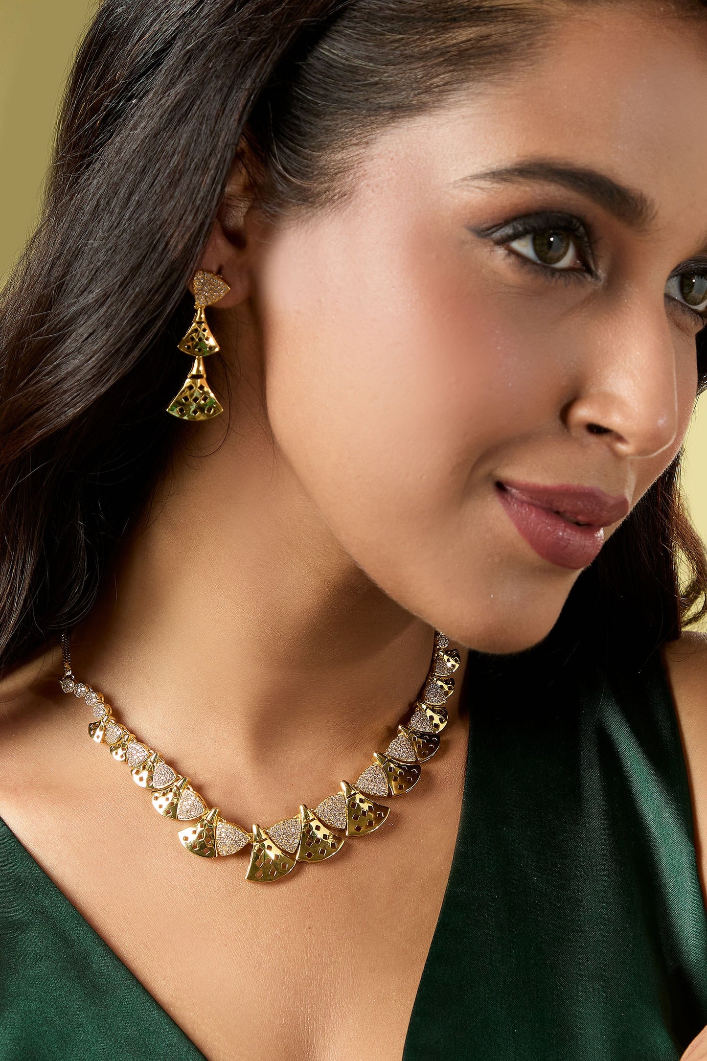 Gold Stone Embellished Necklace Set 