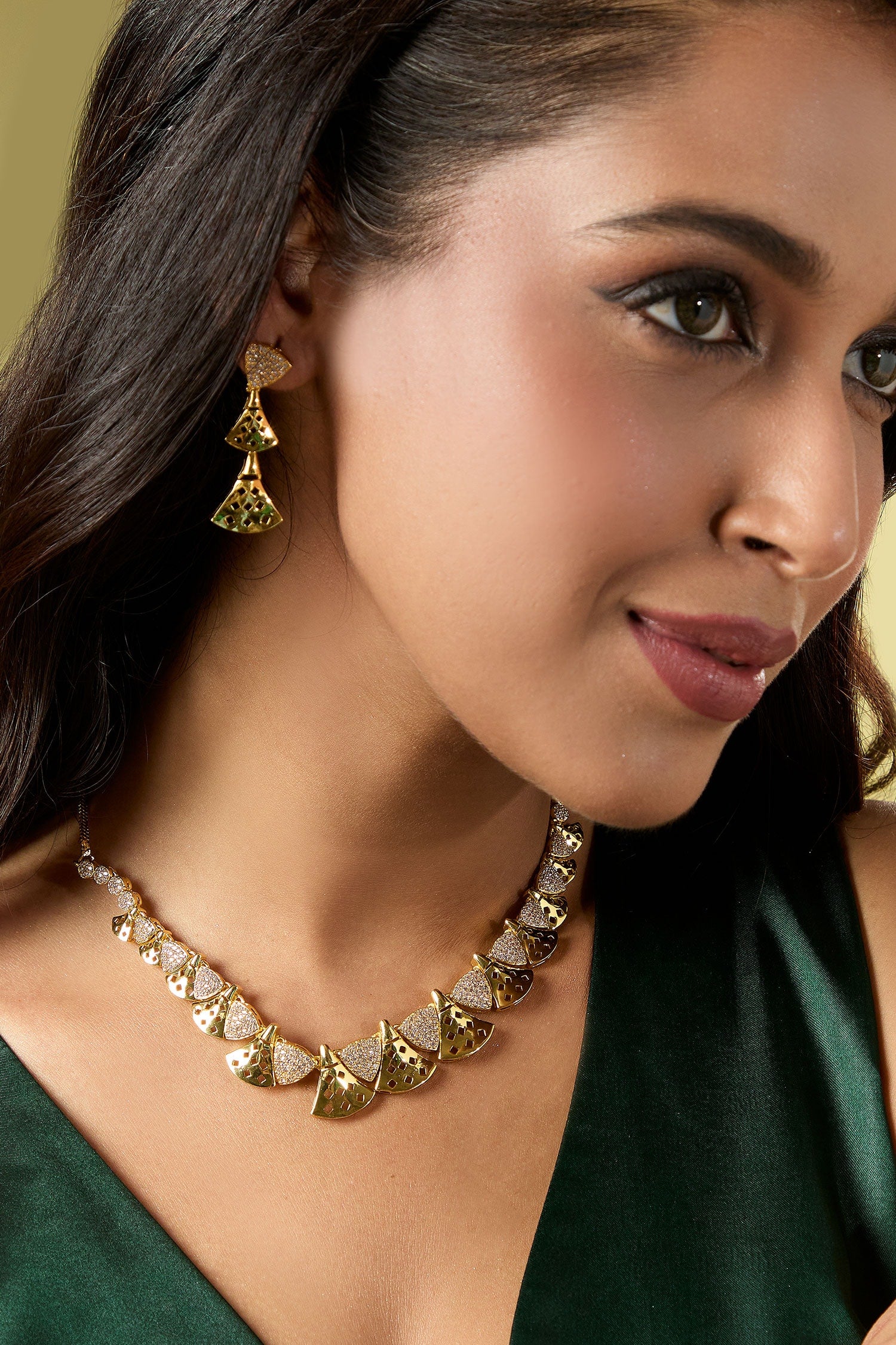 Gold Stone Embellished Necklace Set 