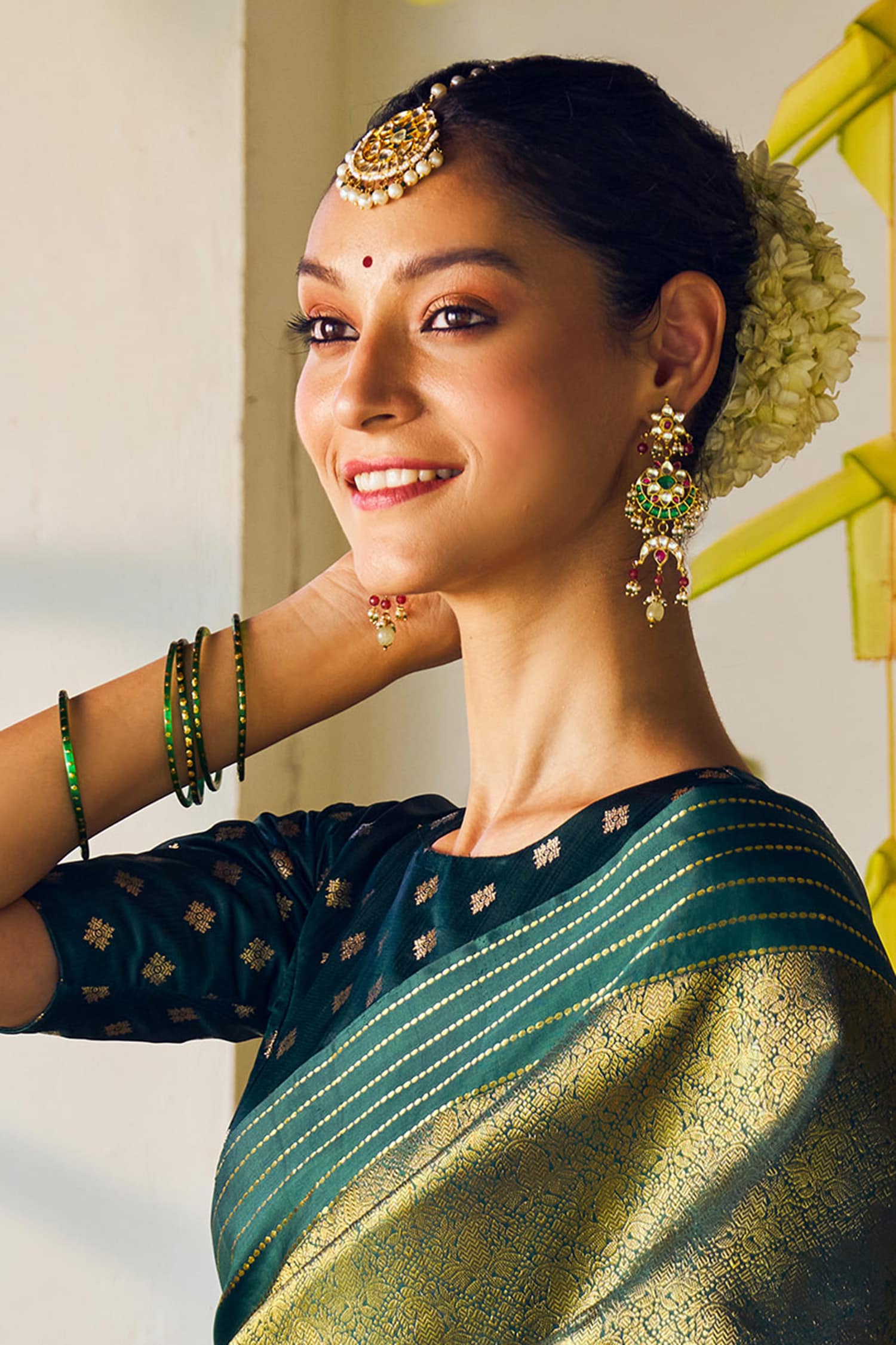Floral Cut Work Jadau Maangtikka 