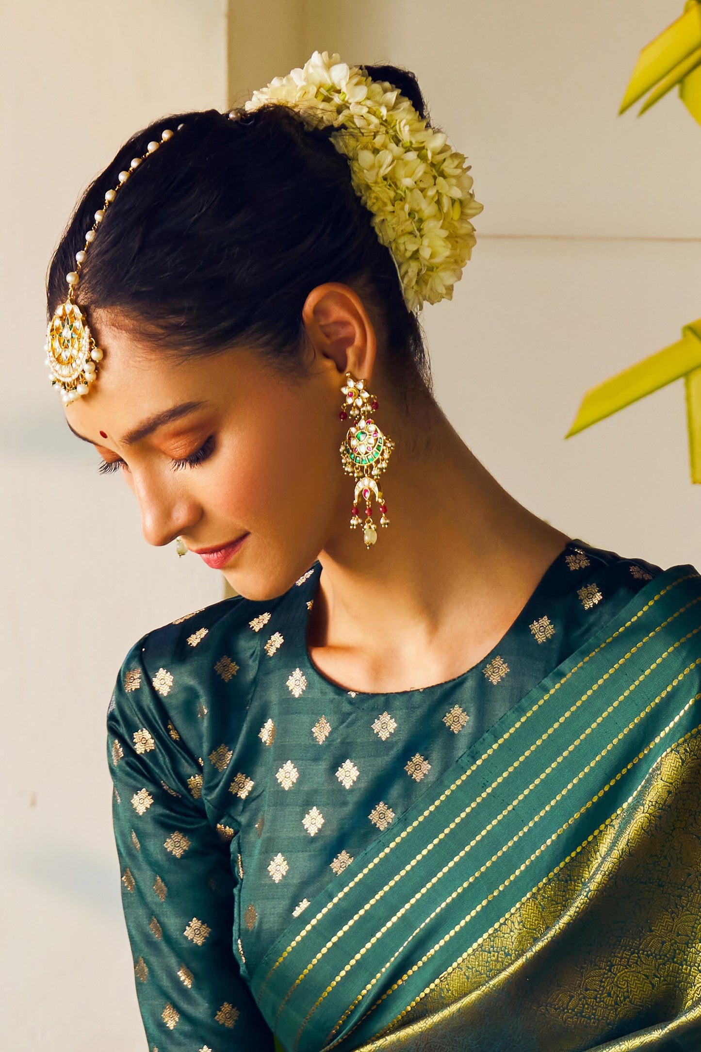 Floral Cut Work Jadau Maangtikka 