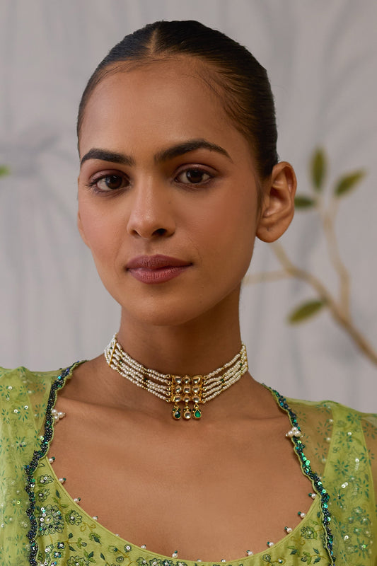 Nilpattri Kundan Embellished Choker 