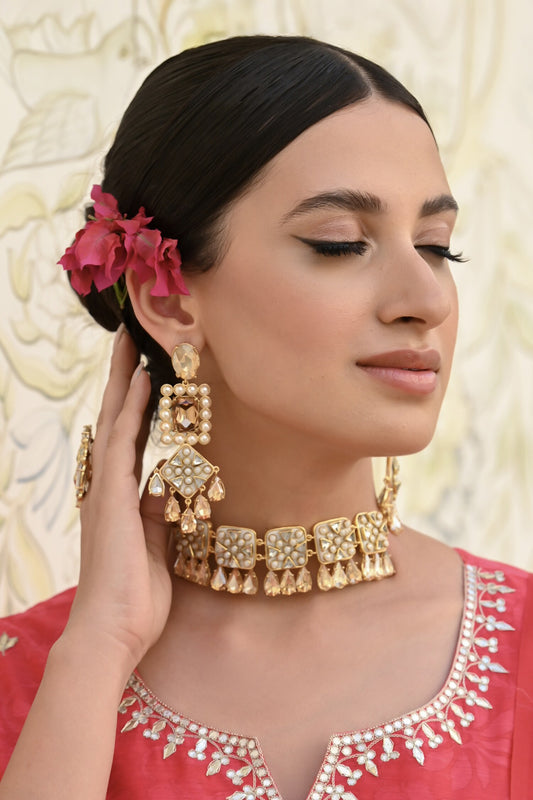 Zahara Shell Stone & Kundan Crystal Drop Earrings 