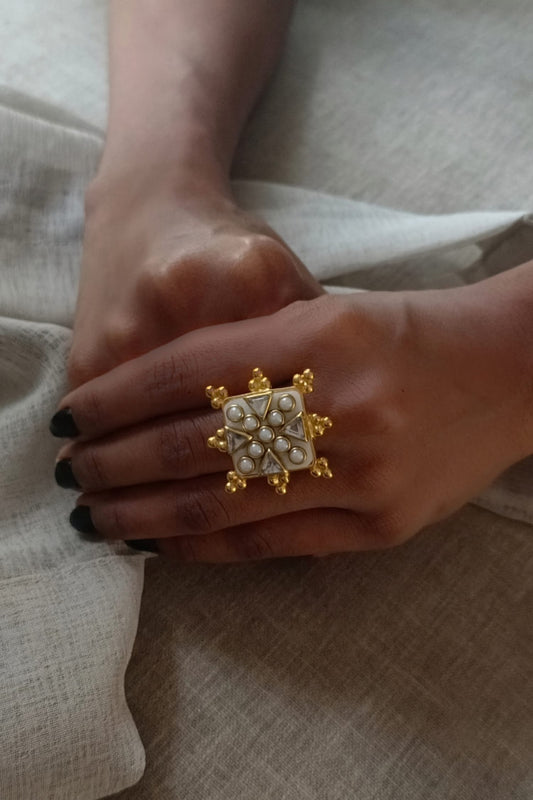 Suhaaya Mini Shell Stone Pearl & Kundan Embellished Ring 