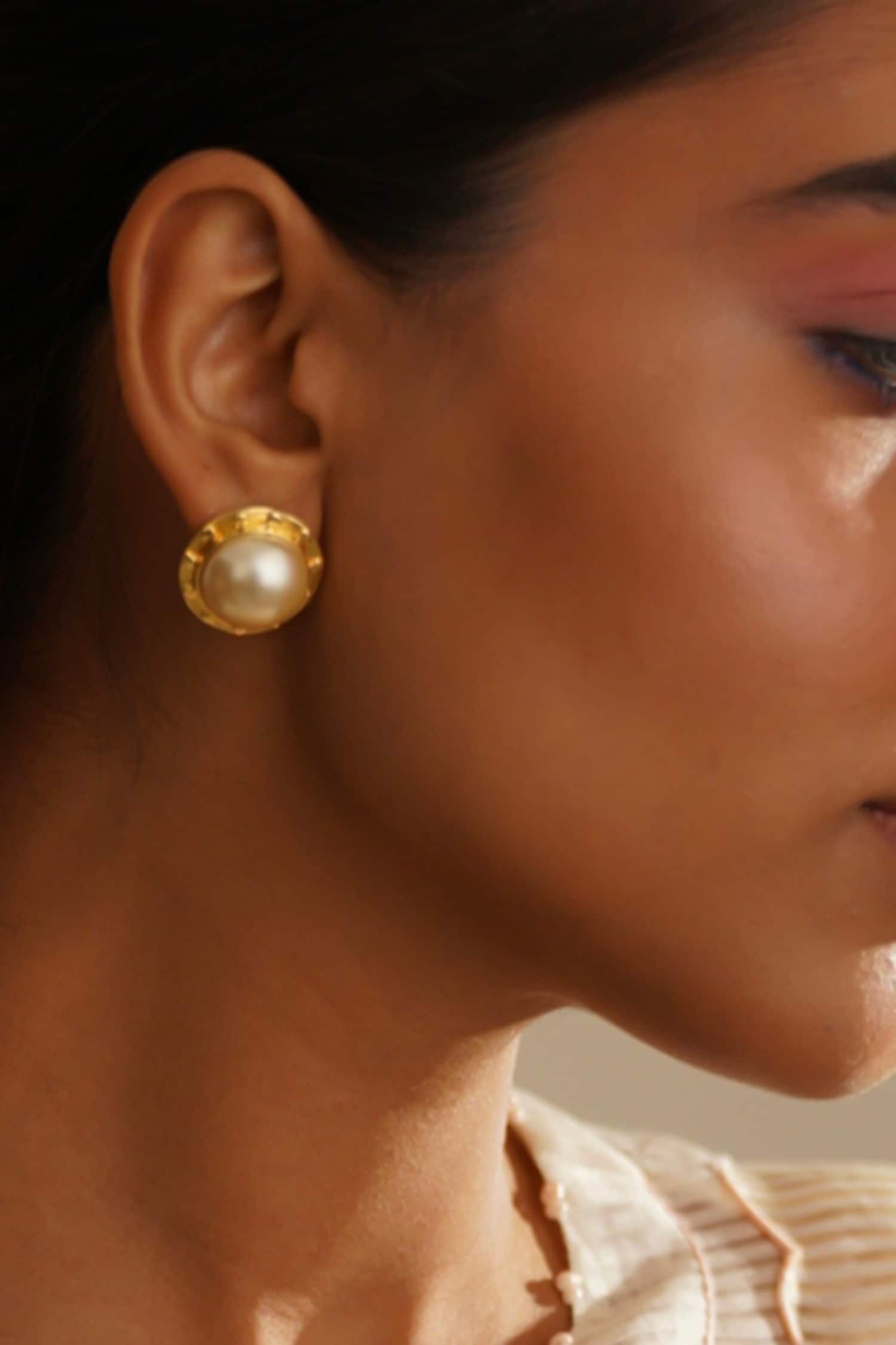 Pearl Luxe Pearl Stud Earrings 