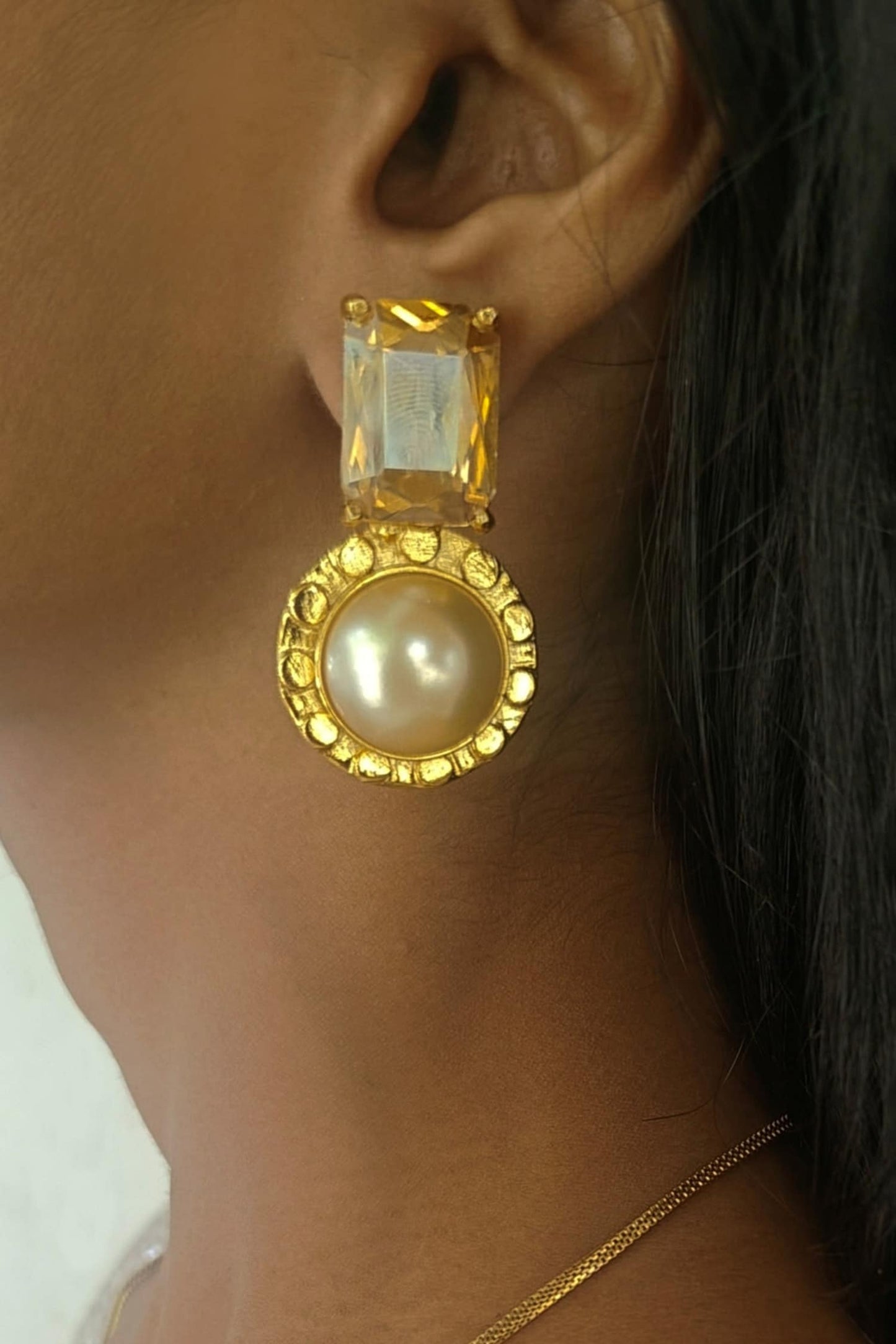 Tel Mini Crystal & Pearl Textured Studs 