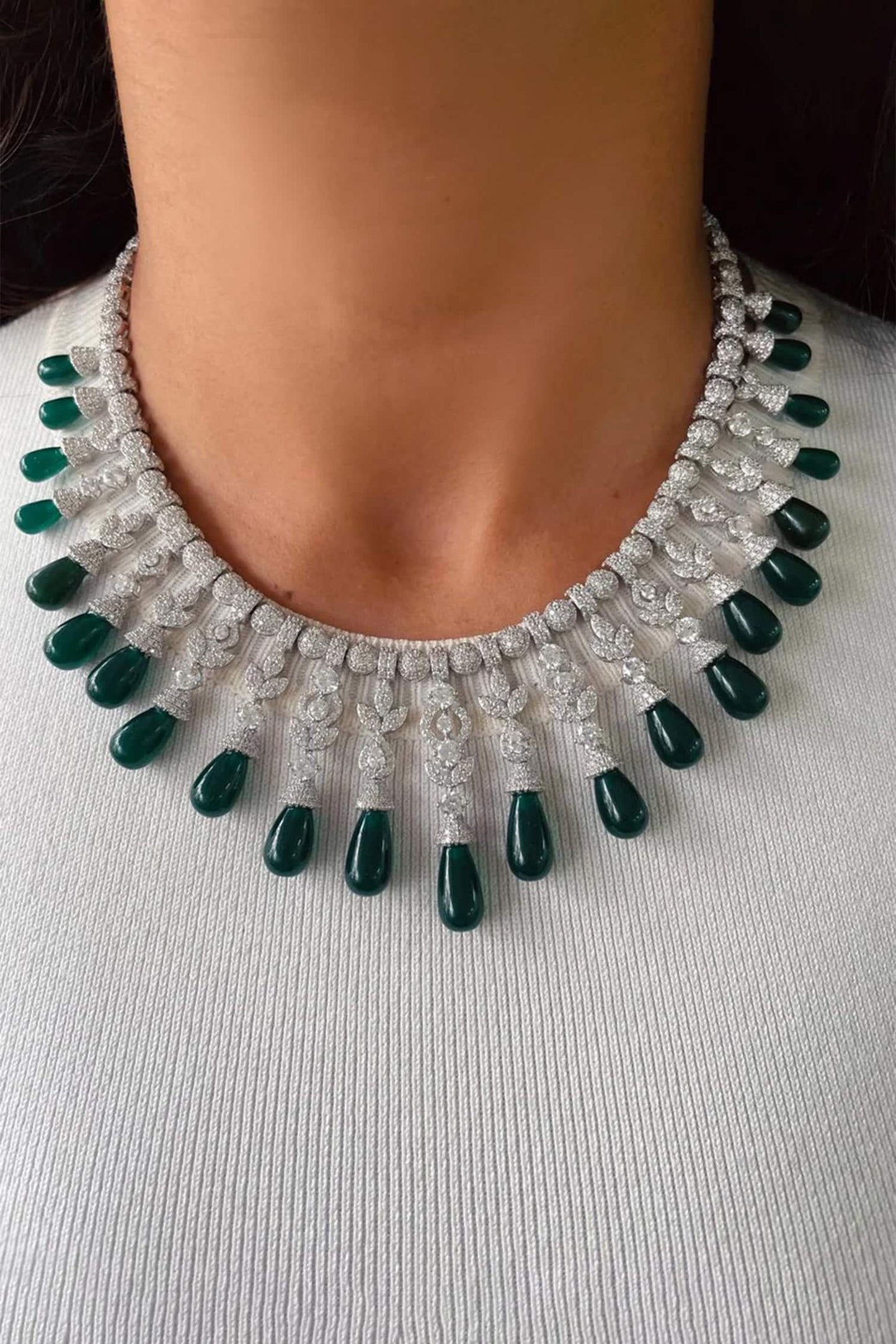 Emerald Drops Leaflet Diamond Circular Necklace Set 