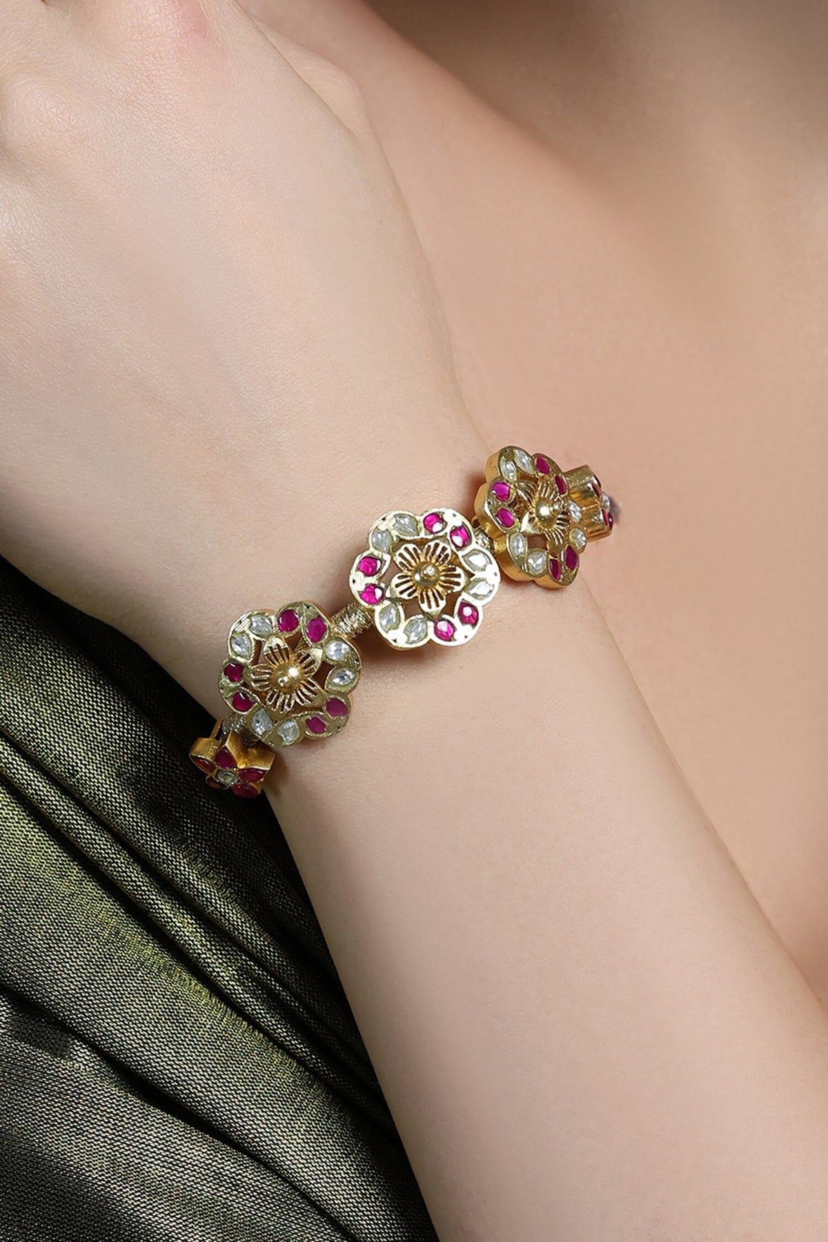 Verdant Glow Charm Bracelet 