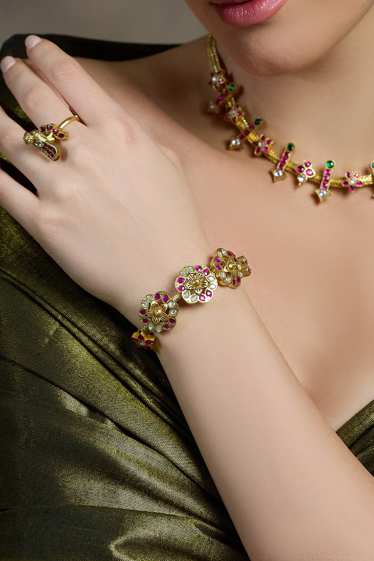 Verdant Glow Charm Bracelet 