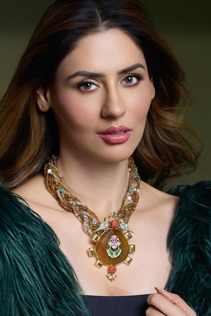 Regal Aura Pendant Necklace 