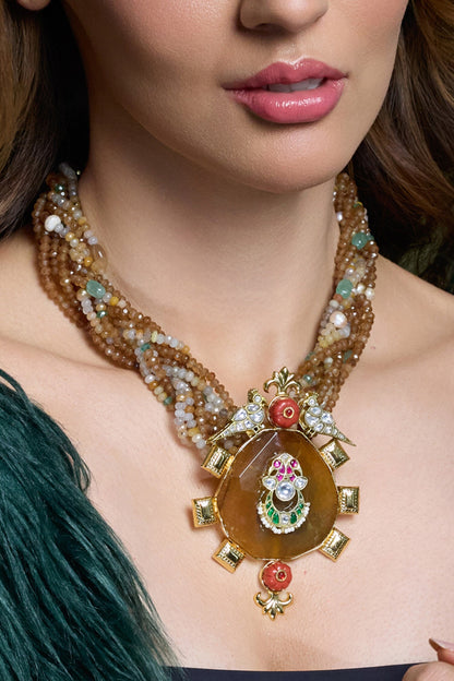 Regal Aura Pendant Necklace 