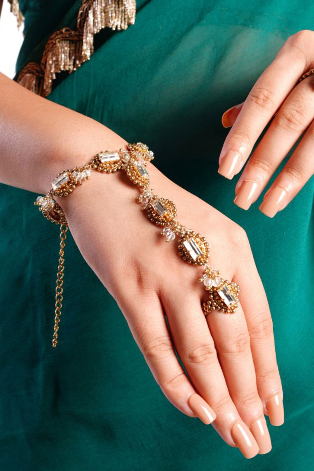 Aadrika Embellished Haathphool 