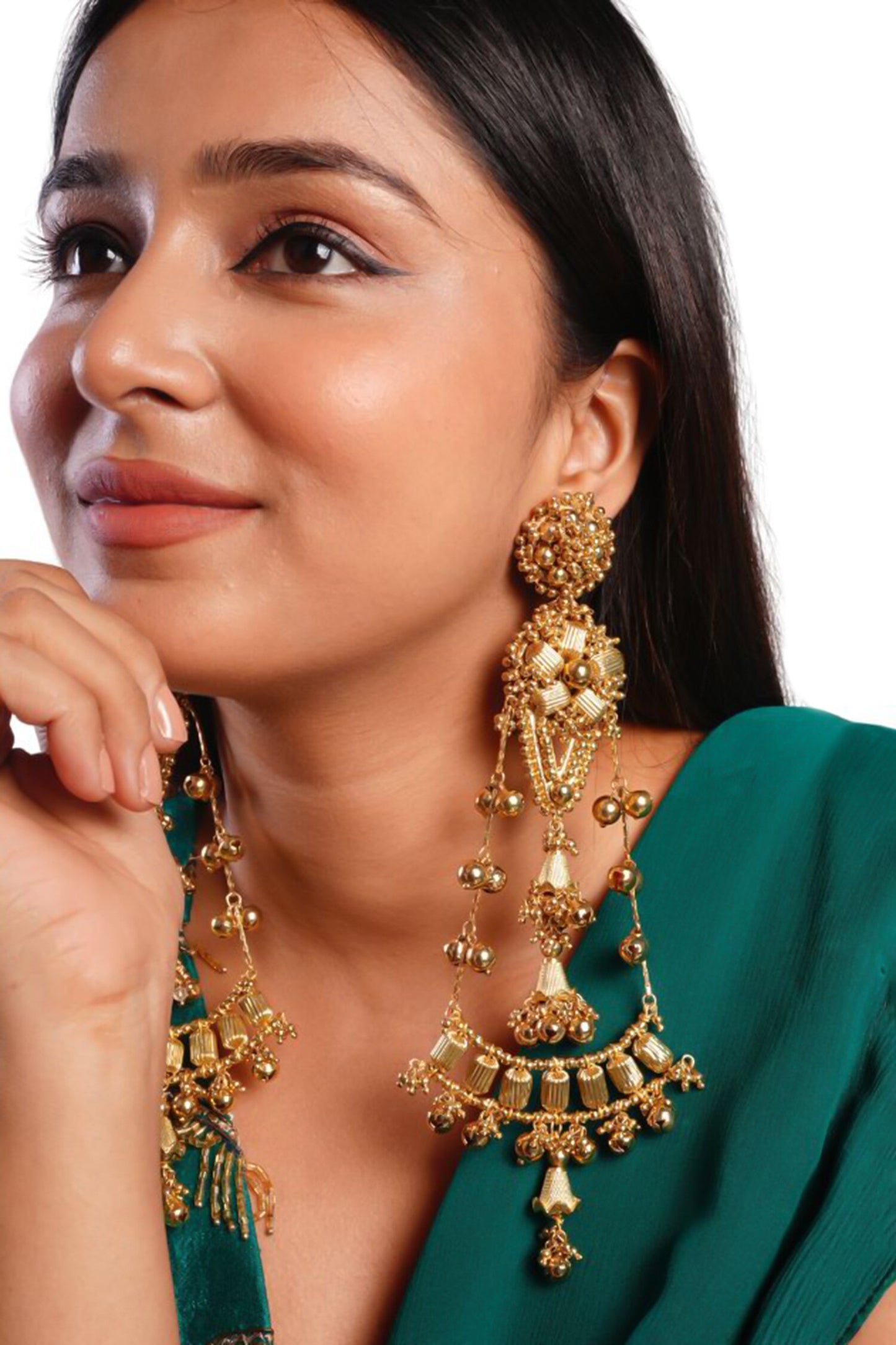 Suhavi Embellished Earrings  