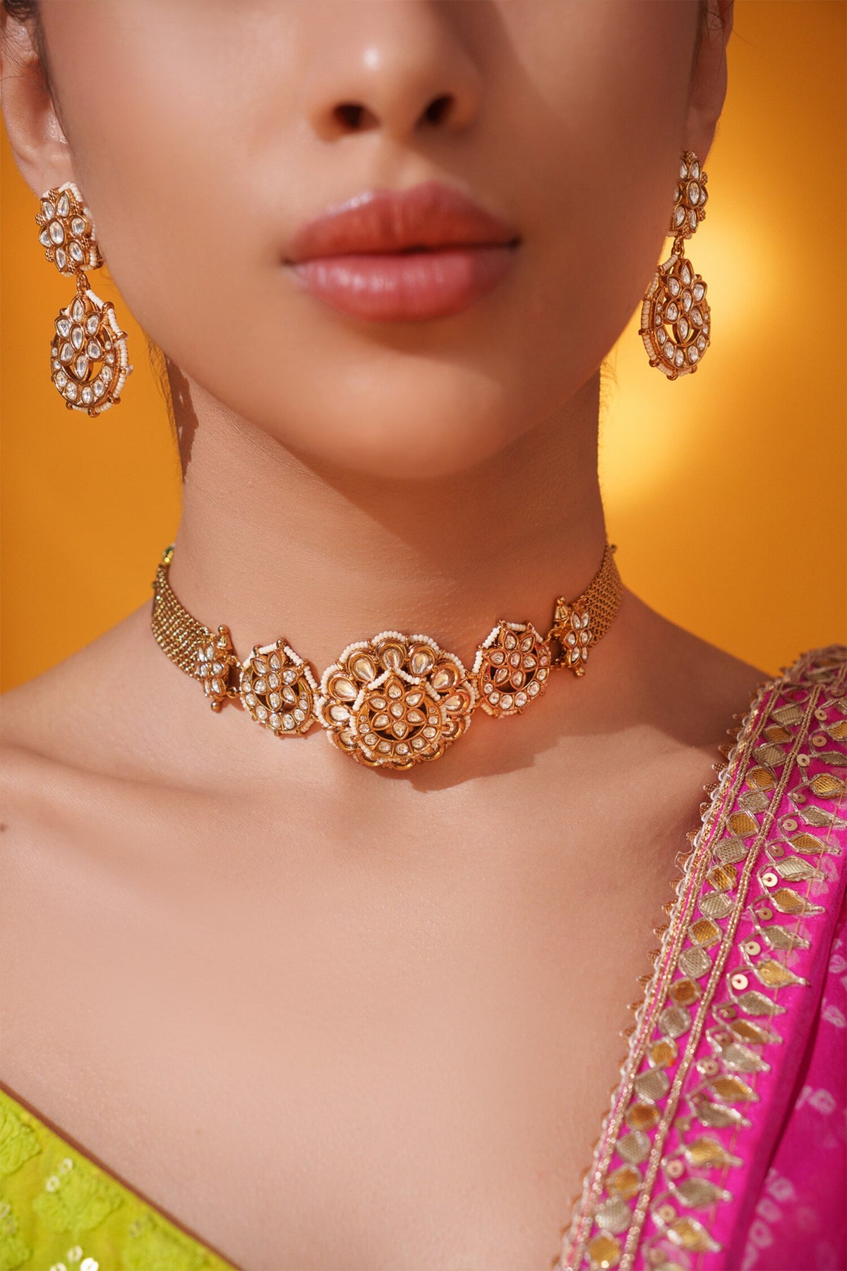 Floral Carved Choker Set 