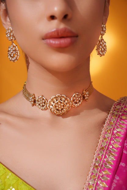 Floral Carved Choker Set 
