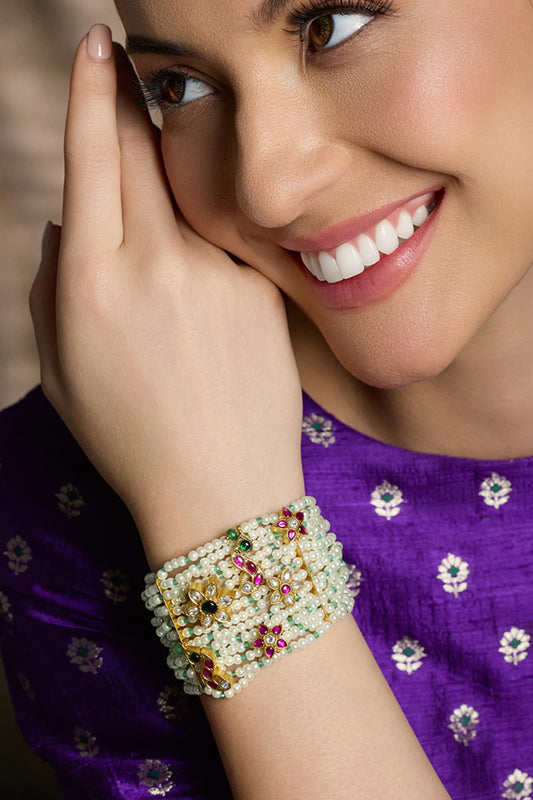 Emerald Radiance Beaded Bracelet 