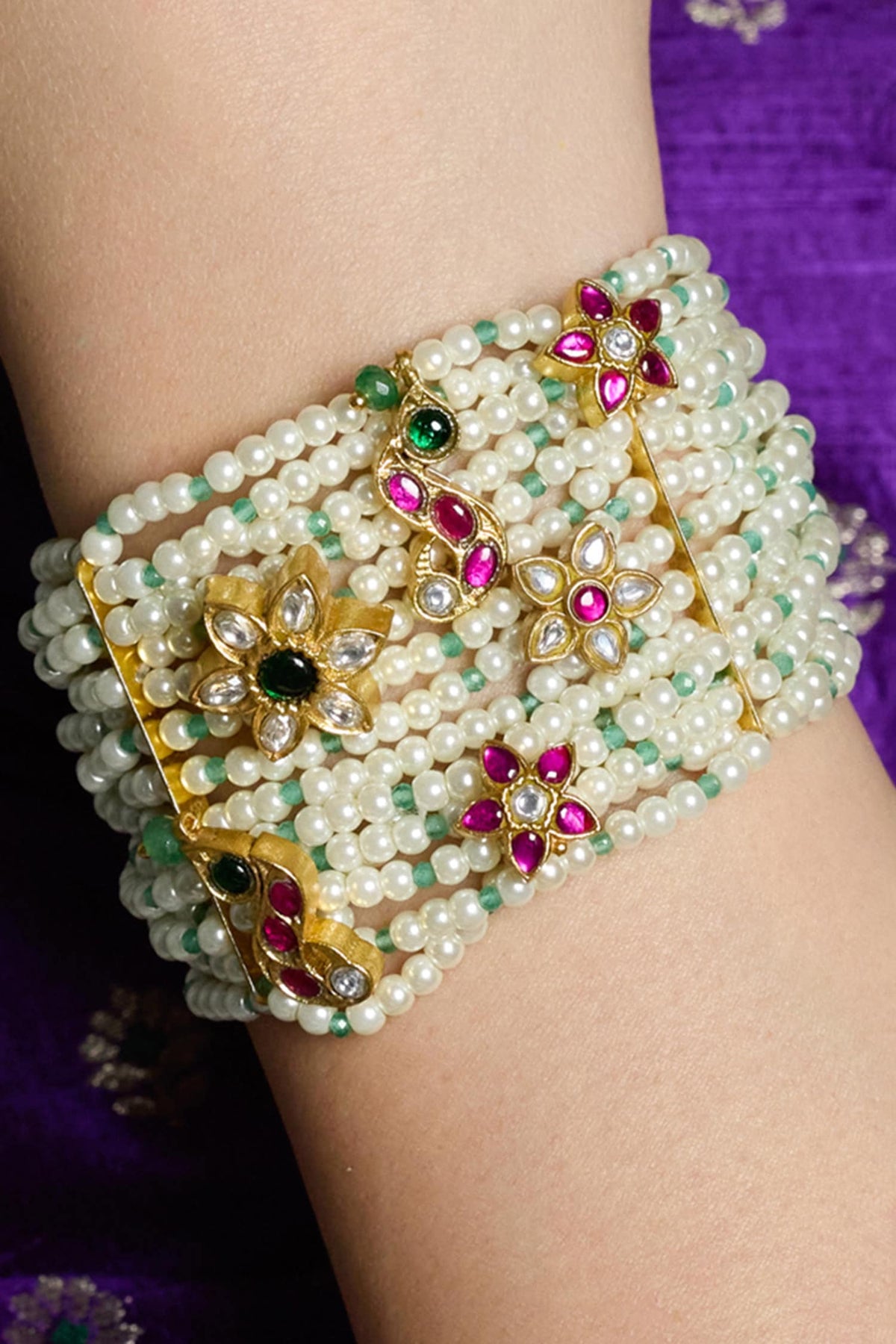 Emerald Radiance Beaded Bracelet 