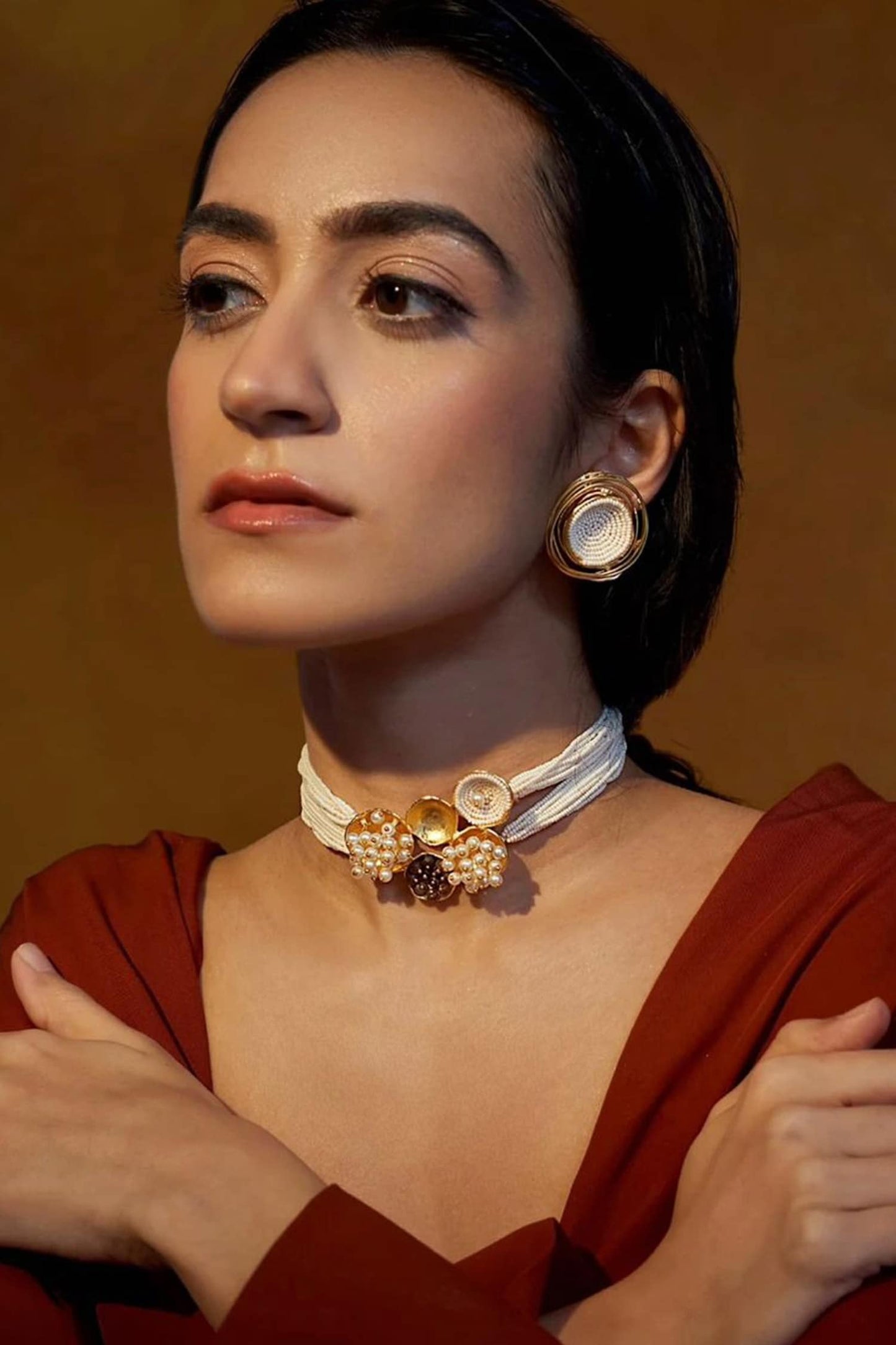 Vatti Pearl Embellished Choker 