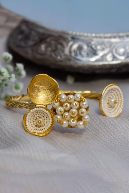 Vatti Pearl Embellished Bracelet 