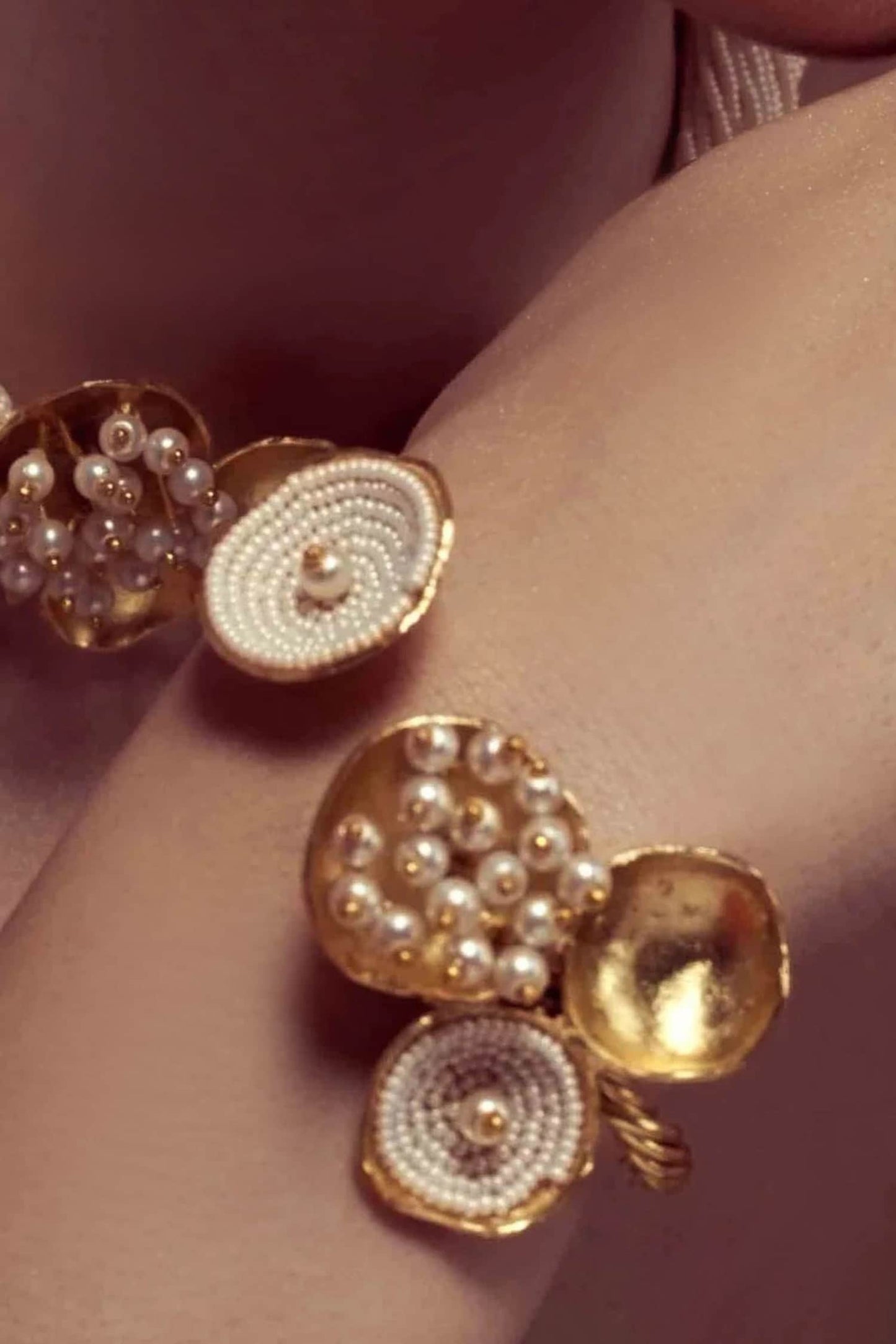 Vatti Pearl Embellished Bracelet 