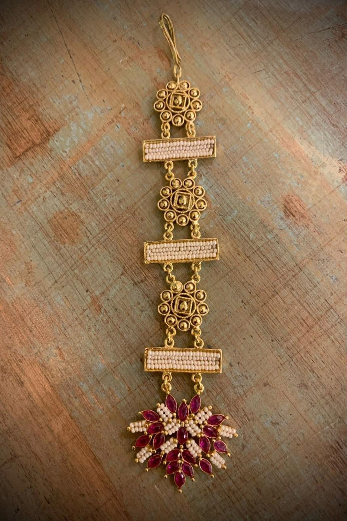 Coin Pearl Embellished Maangtikka 