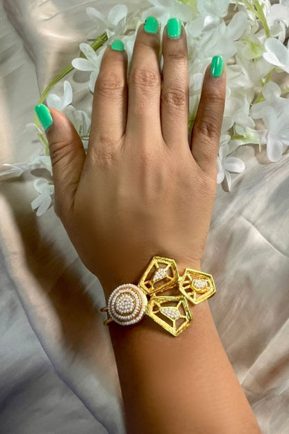 Lantern Shaped Pearl Bracelet 