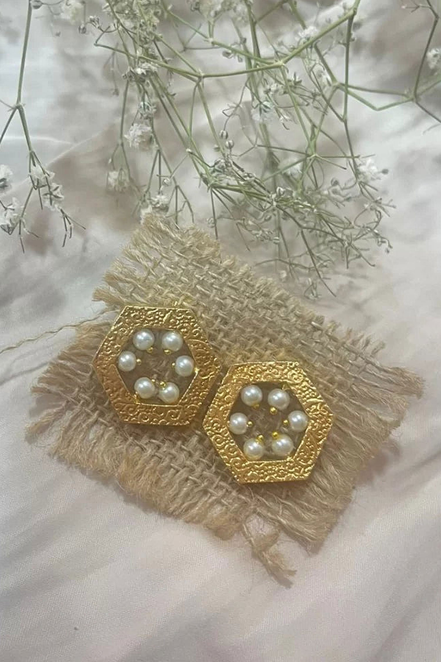 Hexagon Vintage Pearl Stud Earrings 
