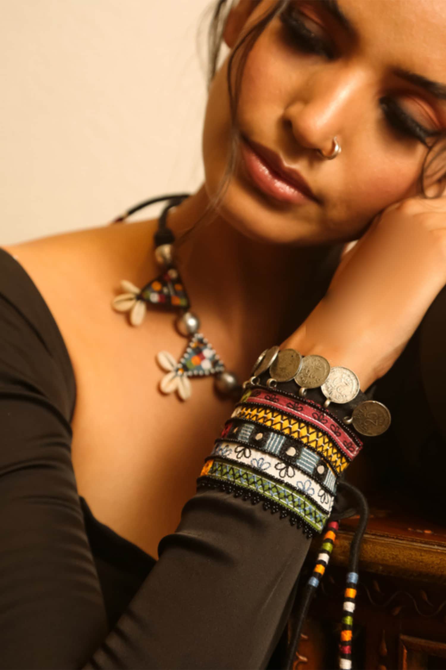 Ghyama Handcuff 