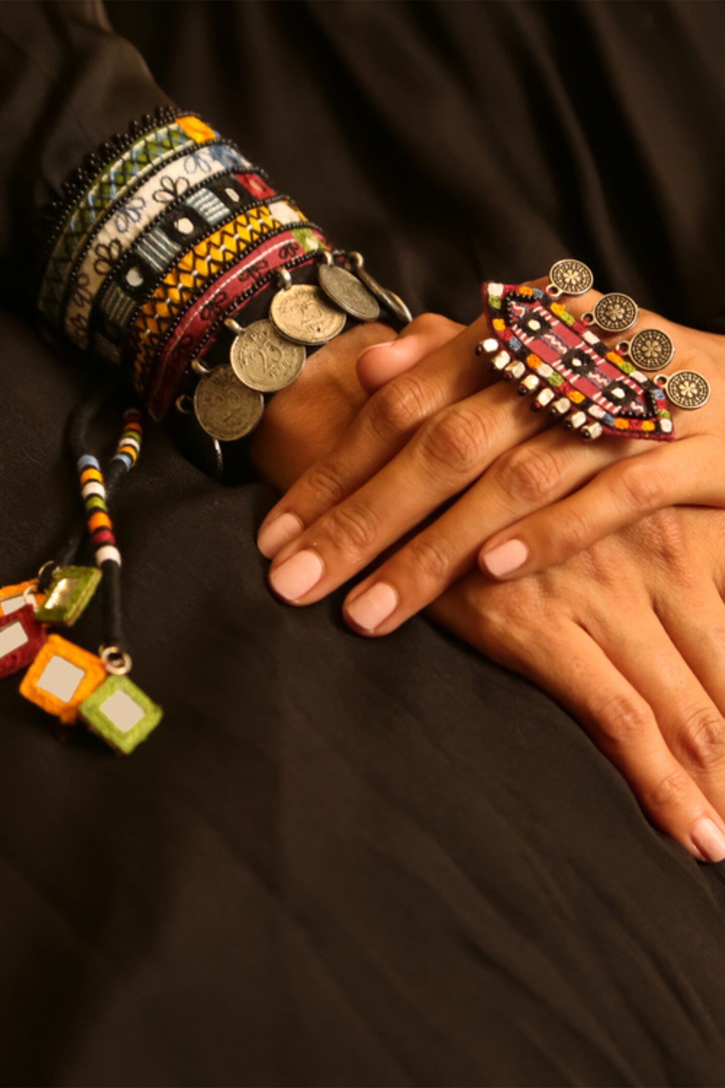 Ghyama Handcuff 