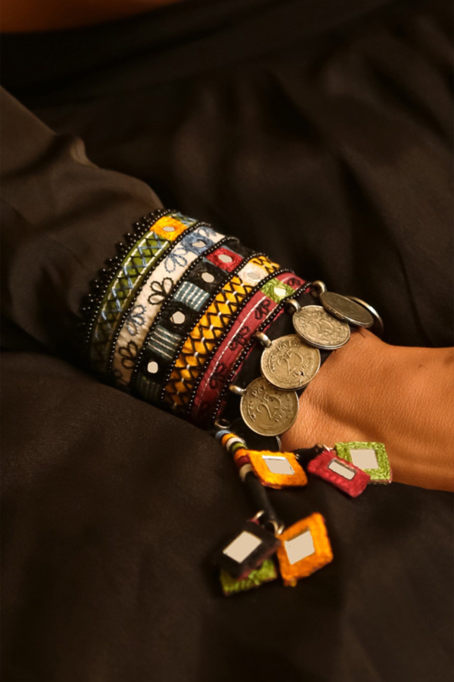 Ghyama Handcuff 
