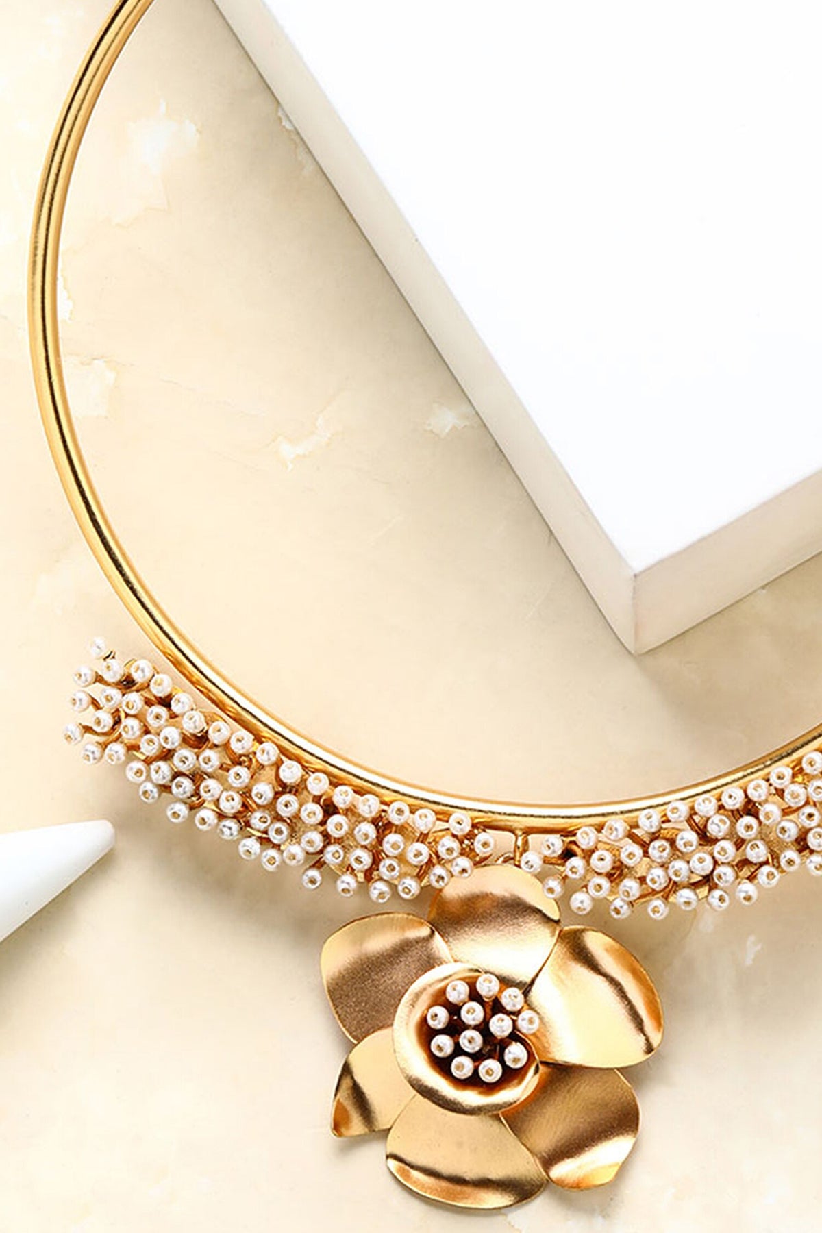 Pearl & Buttercup Collar Necklace 