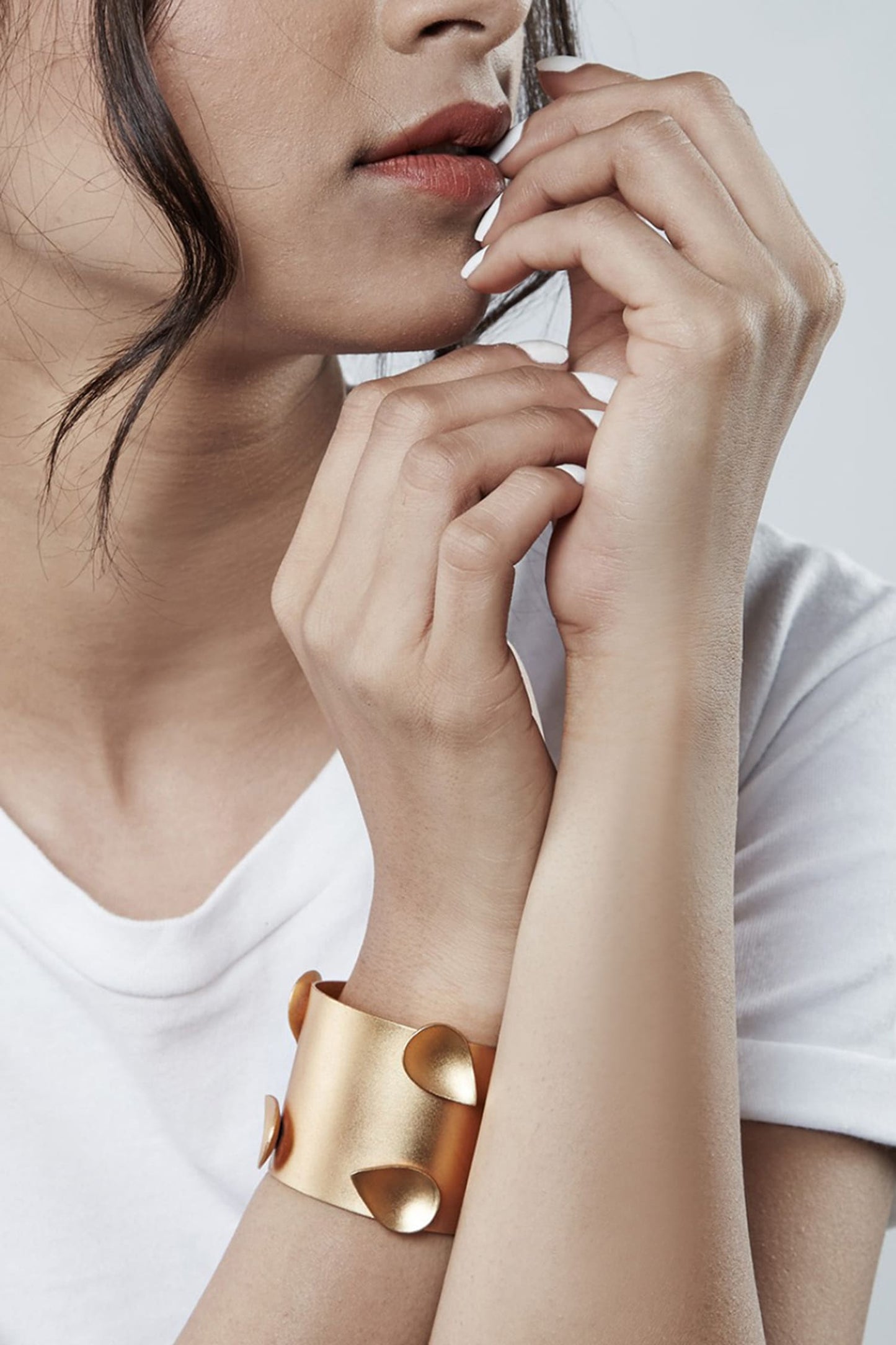 7 Drops Gold Plated Plain Hand Cuff 