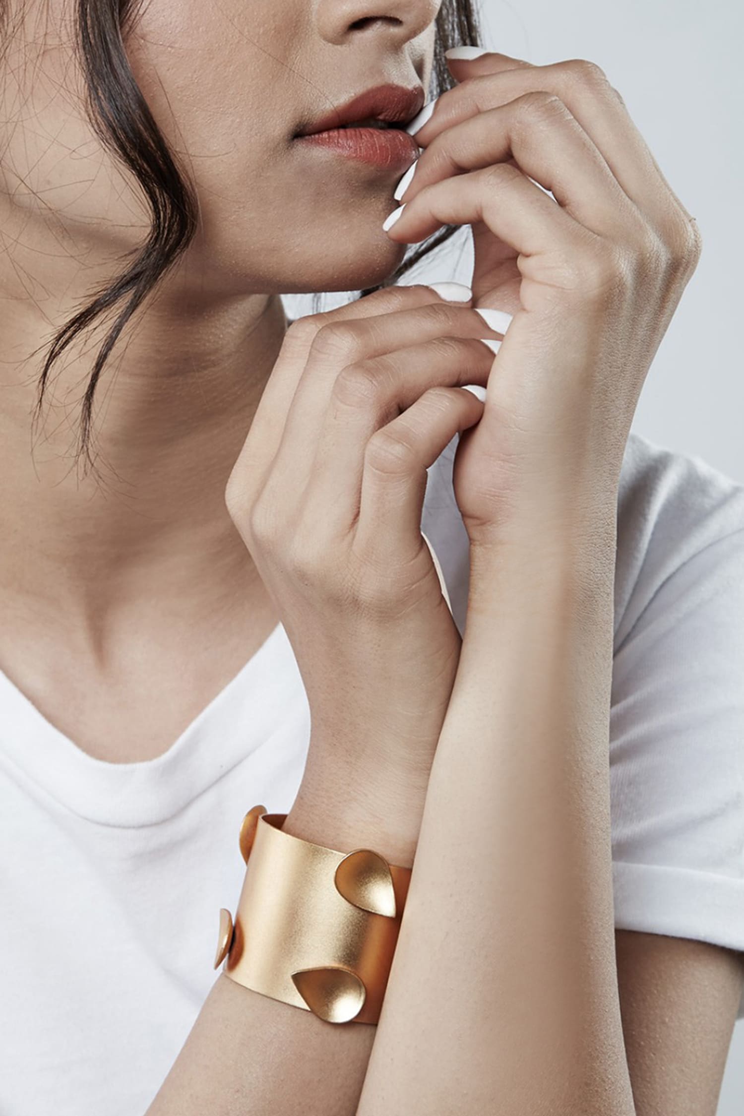 7 Drops Gold Plated Plain Hand Cuff 