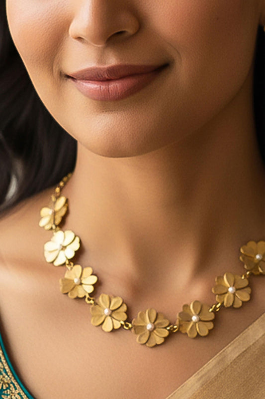 Flower Motifs Necklace 