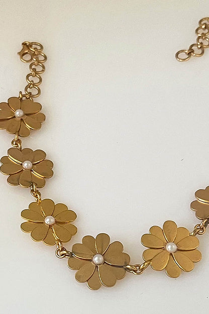 Flower Motifs Necklace 