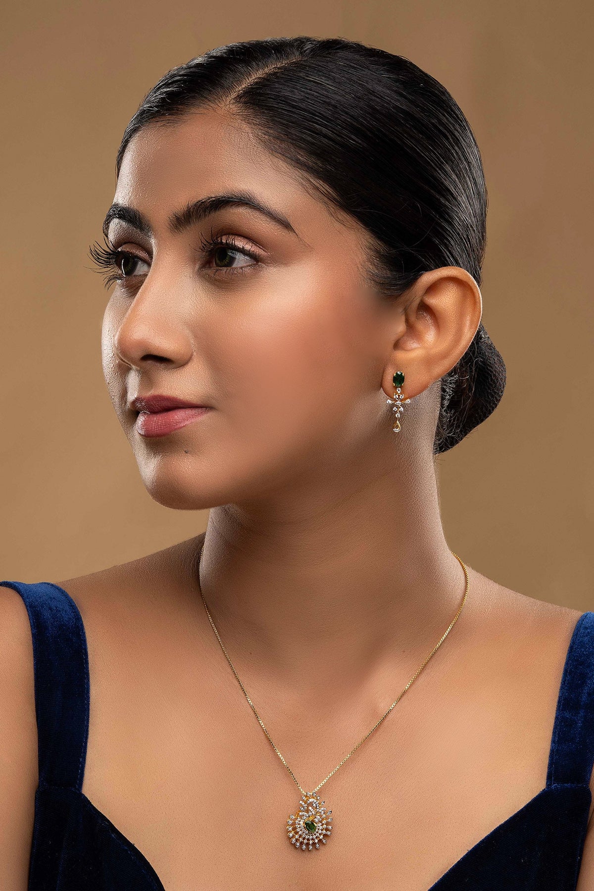 Treta Stone Studded Pendant & Earring Set 