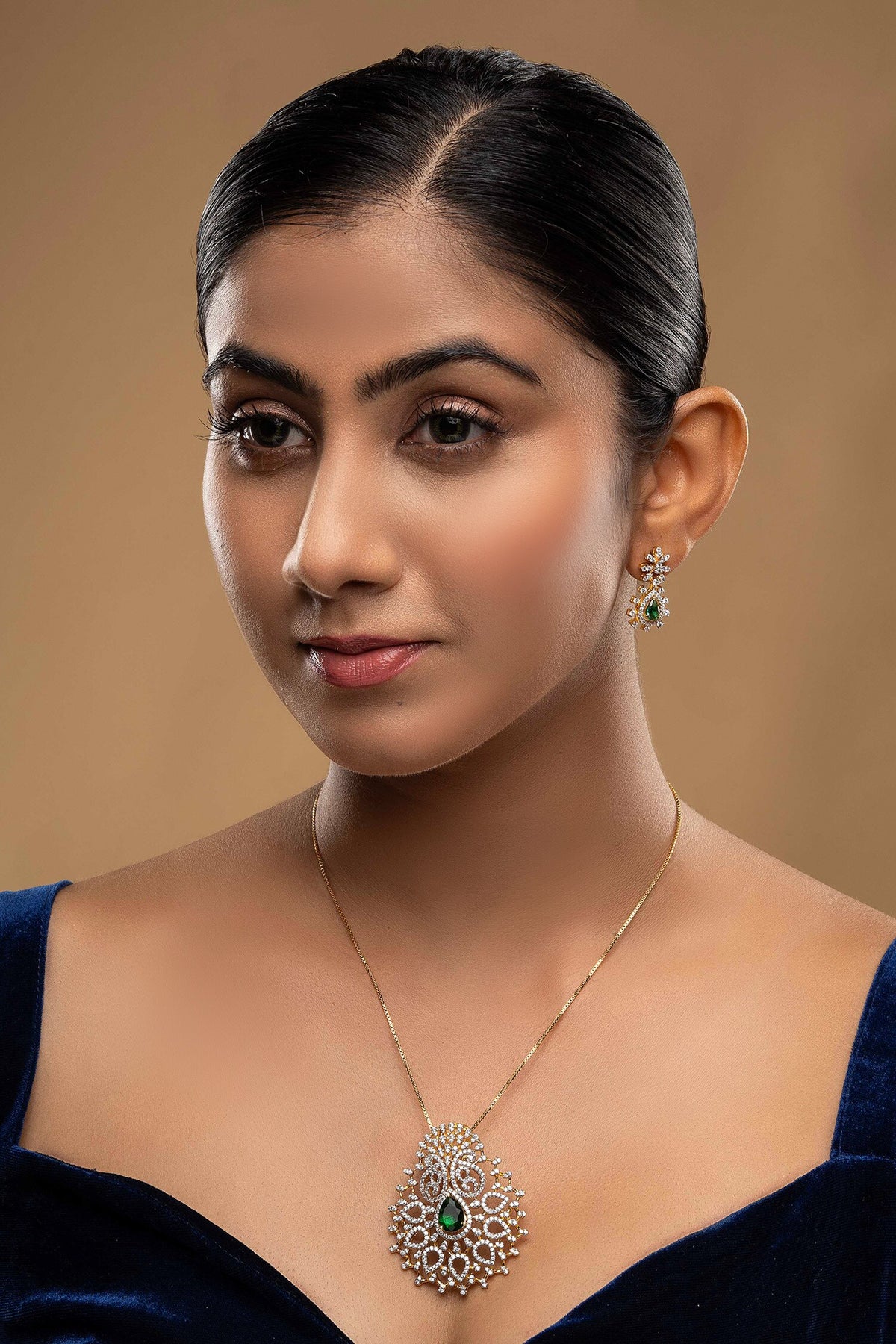 Devyani Floral Motif Pendant & Earrings Set 