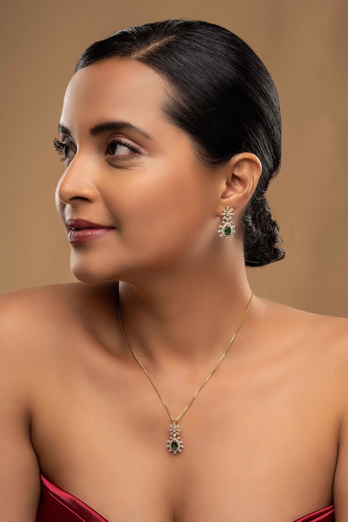 Veera Pendant Set with Green Stone & CZ 