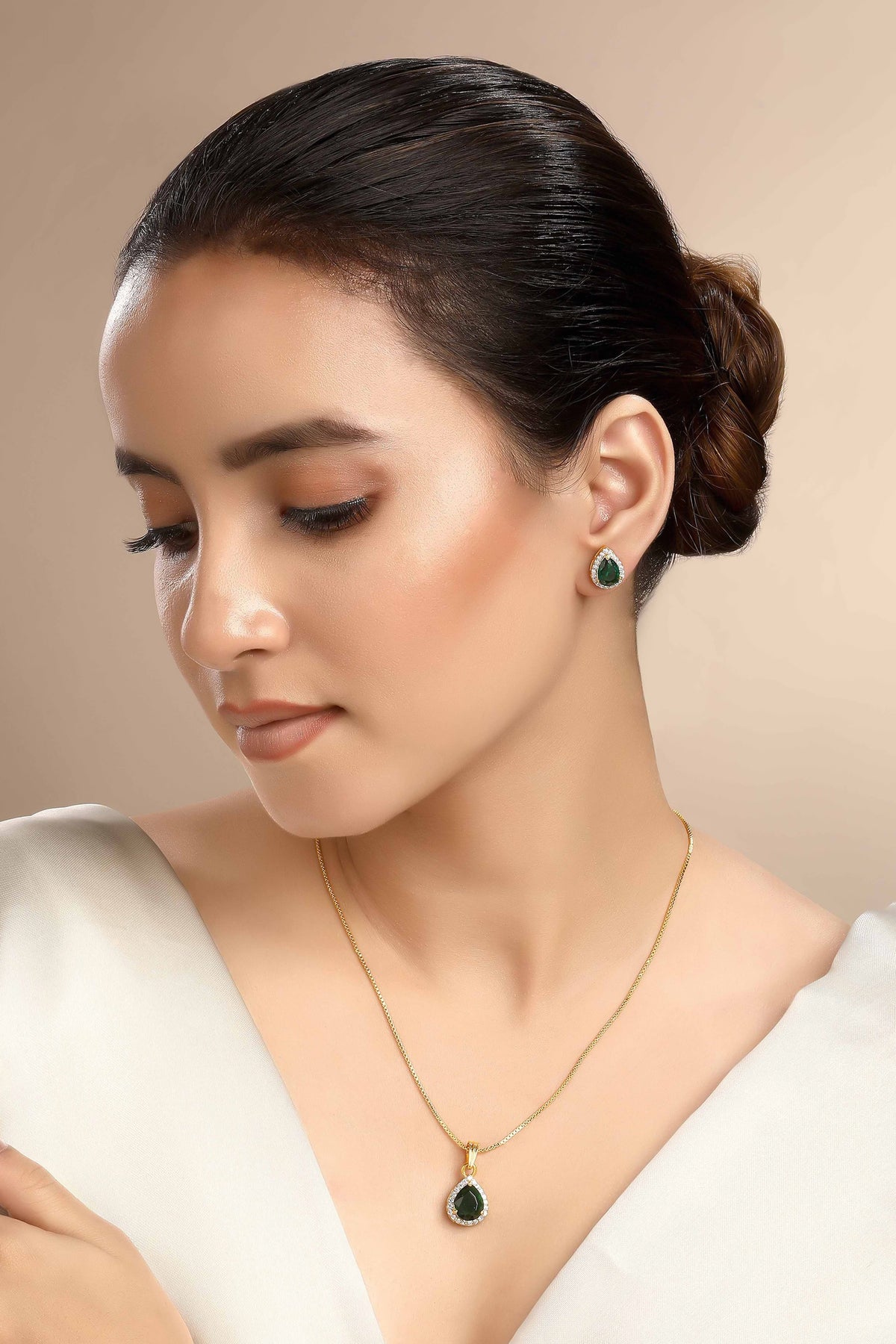 Pear Shaped Pendant & Earring Set 