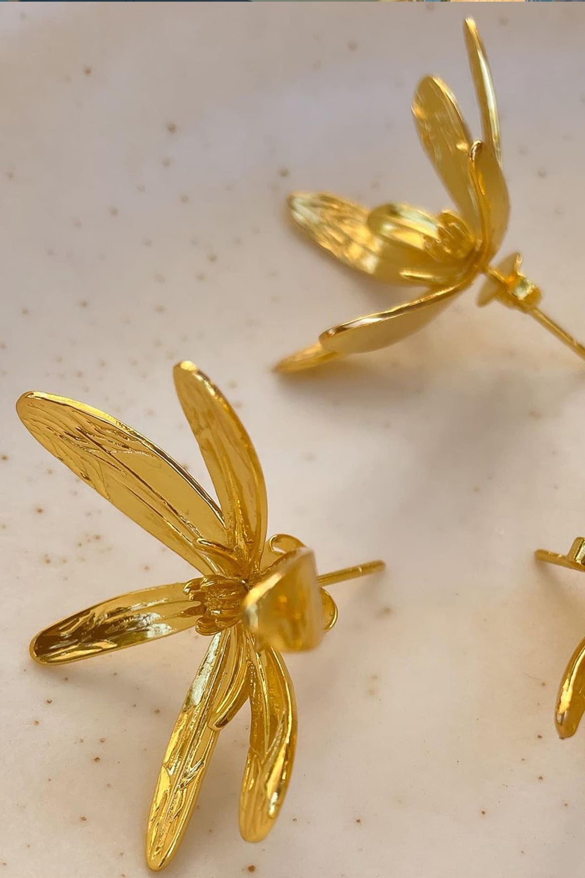 Fiore Gold Stud Earrings 