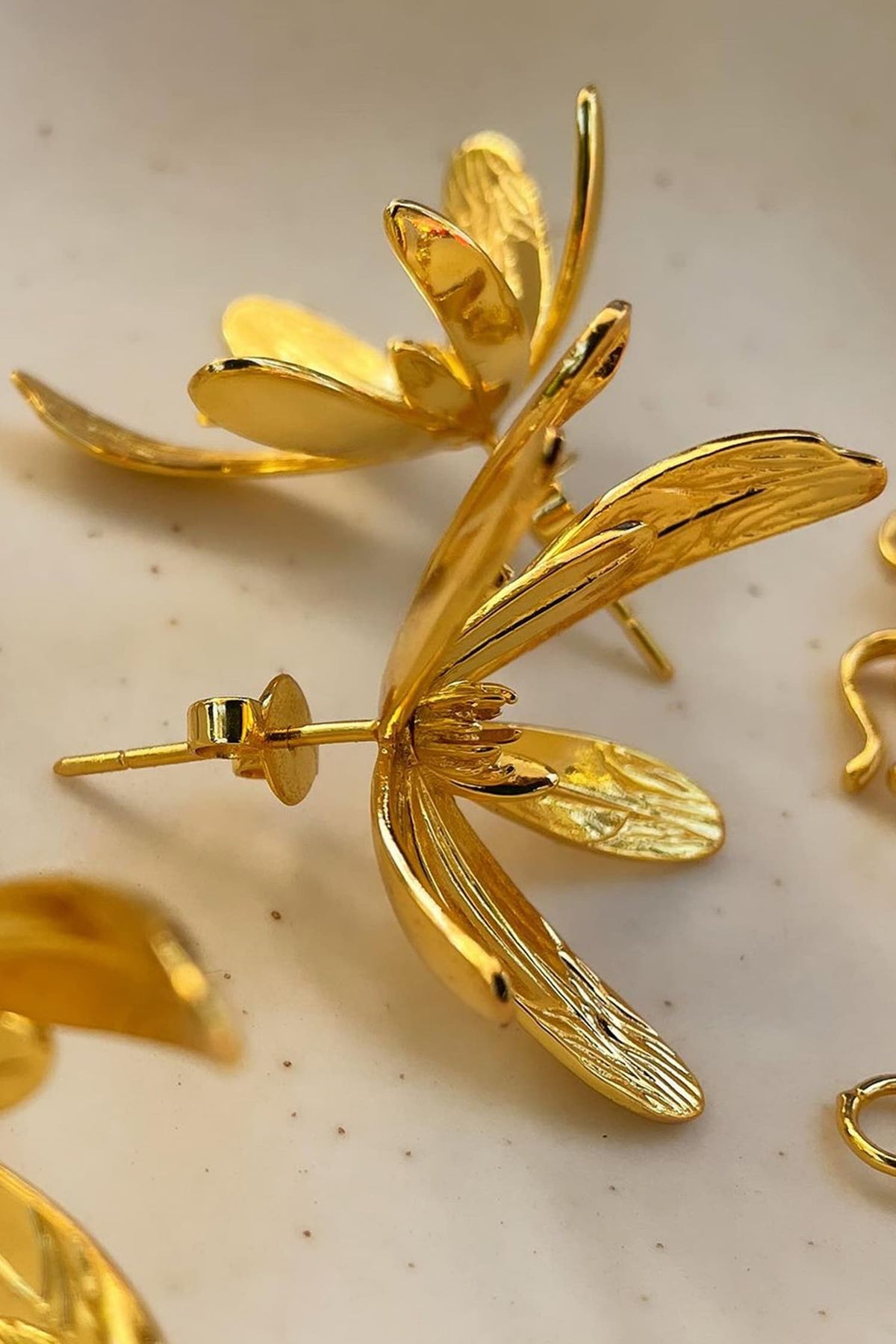 Fiore Gold Stud Earrings 