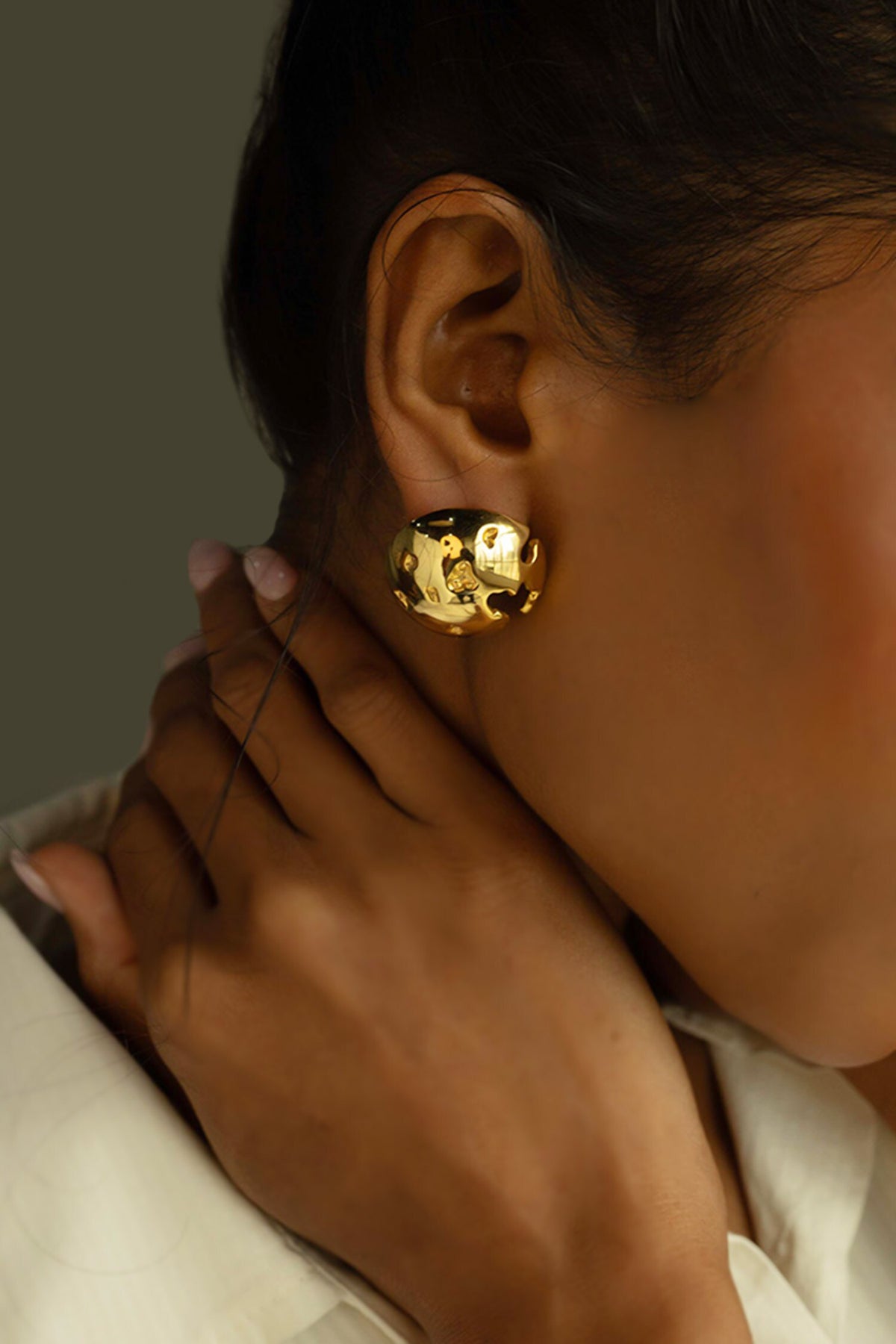 Pallas Gold Stud Earrings 