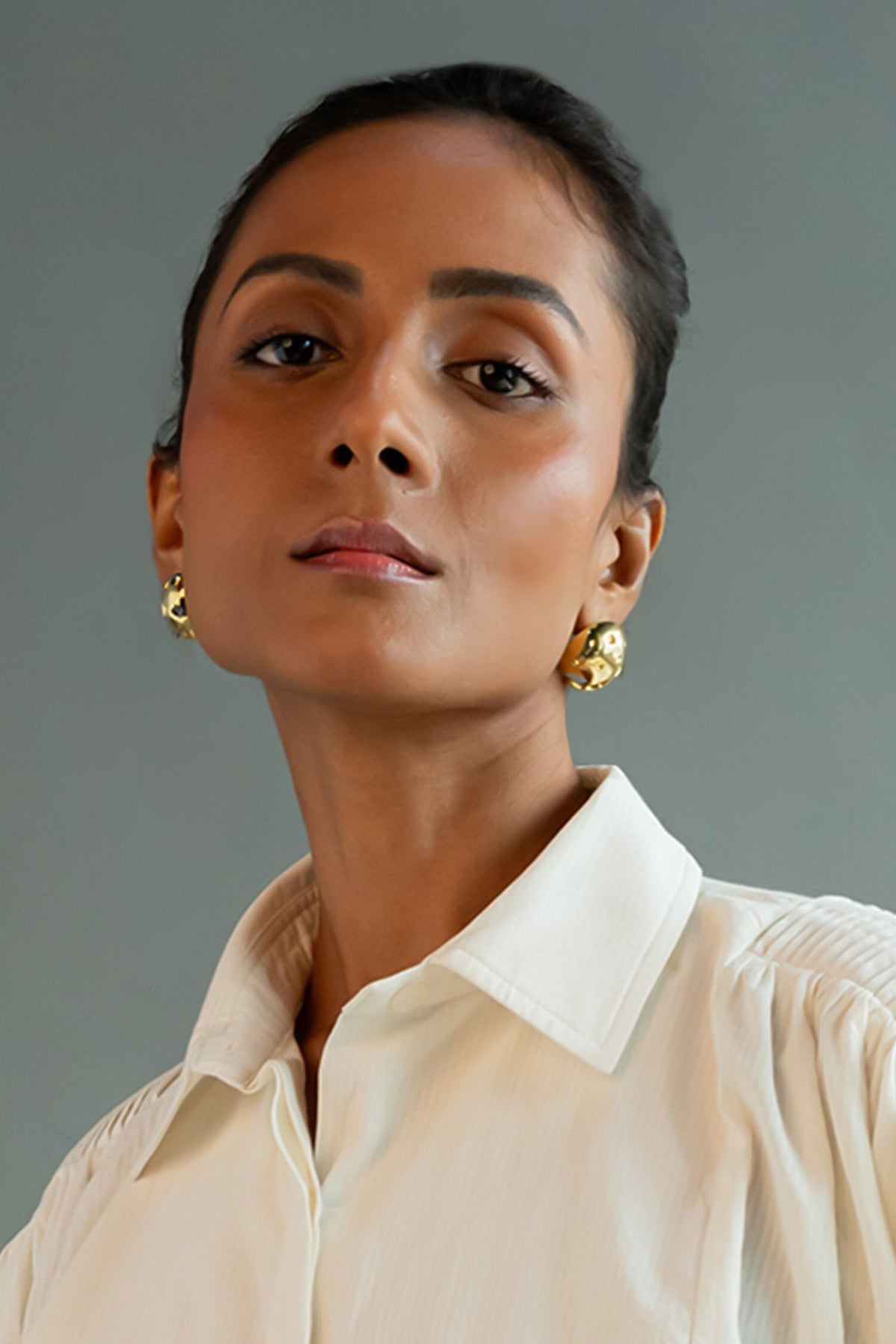 Pallas Gold Stud Earrings 