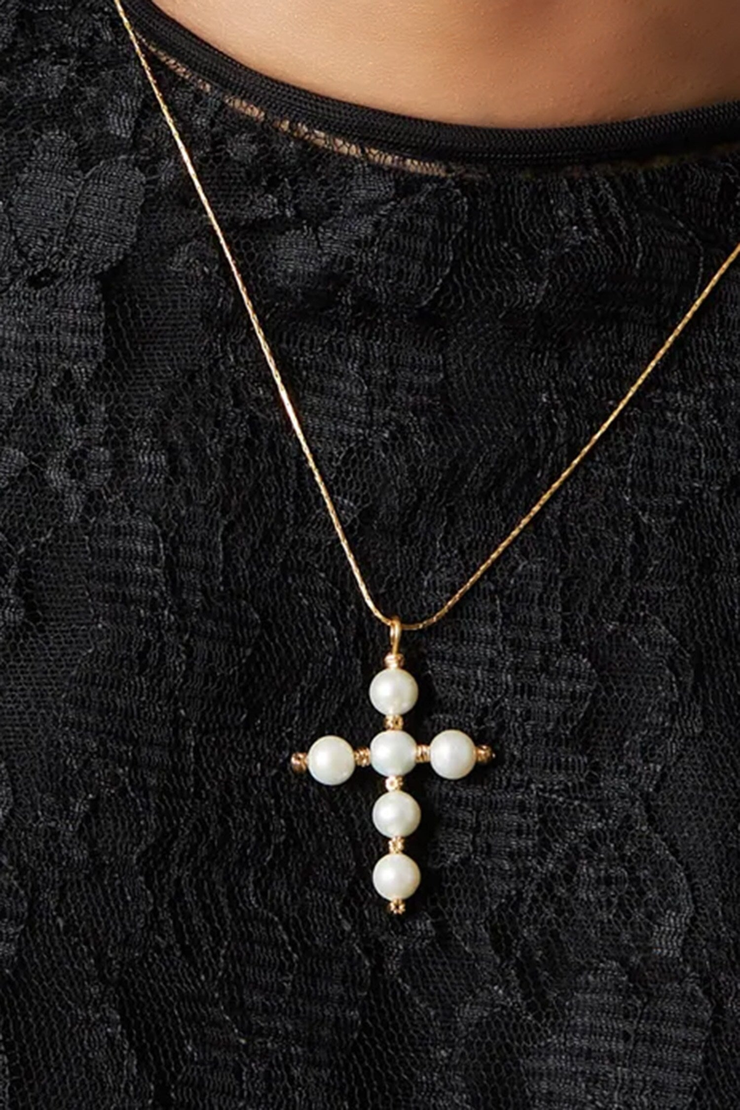 Mini Cross Pendant Necklace 