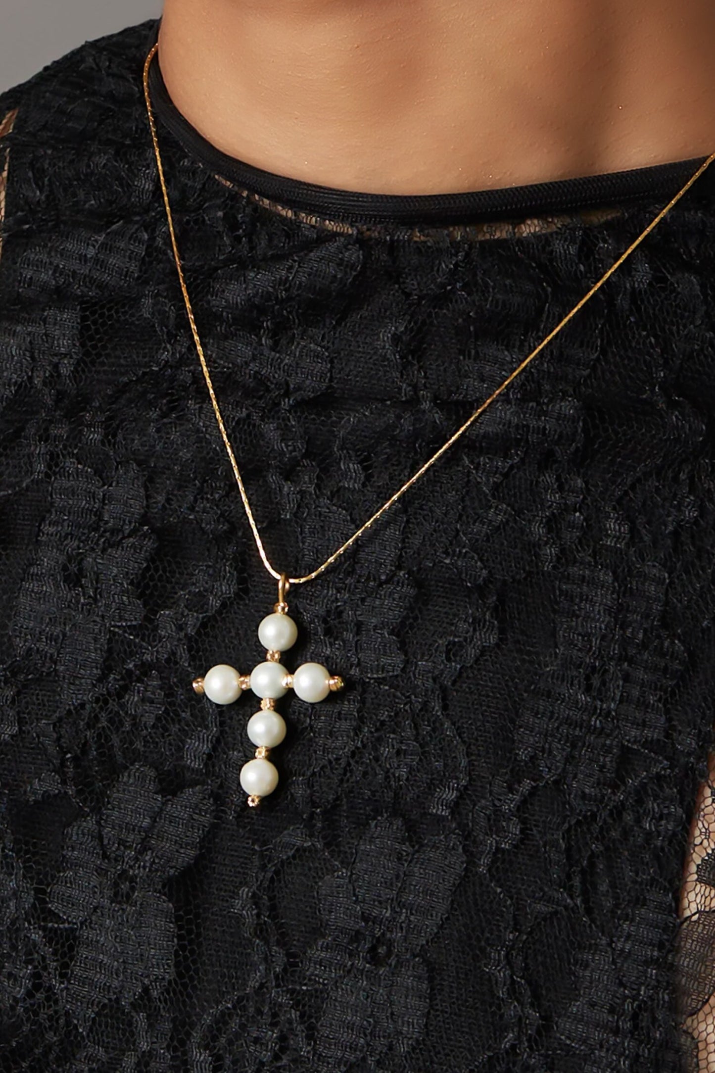 Mini Cross Pendant Necklace 