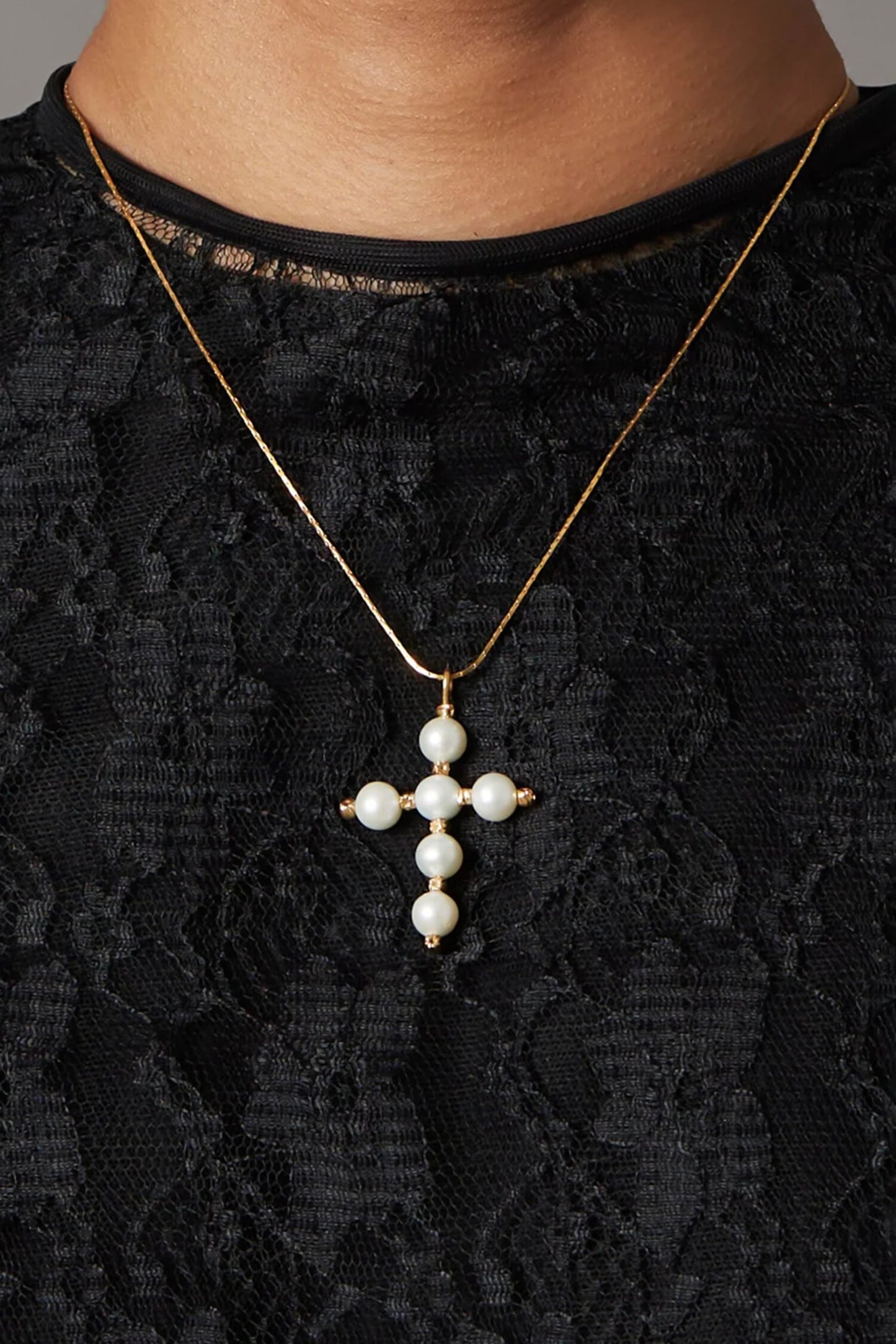 Mini Cross Pendant Necklace 