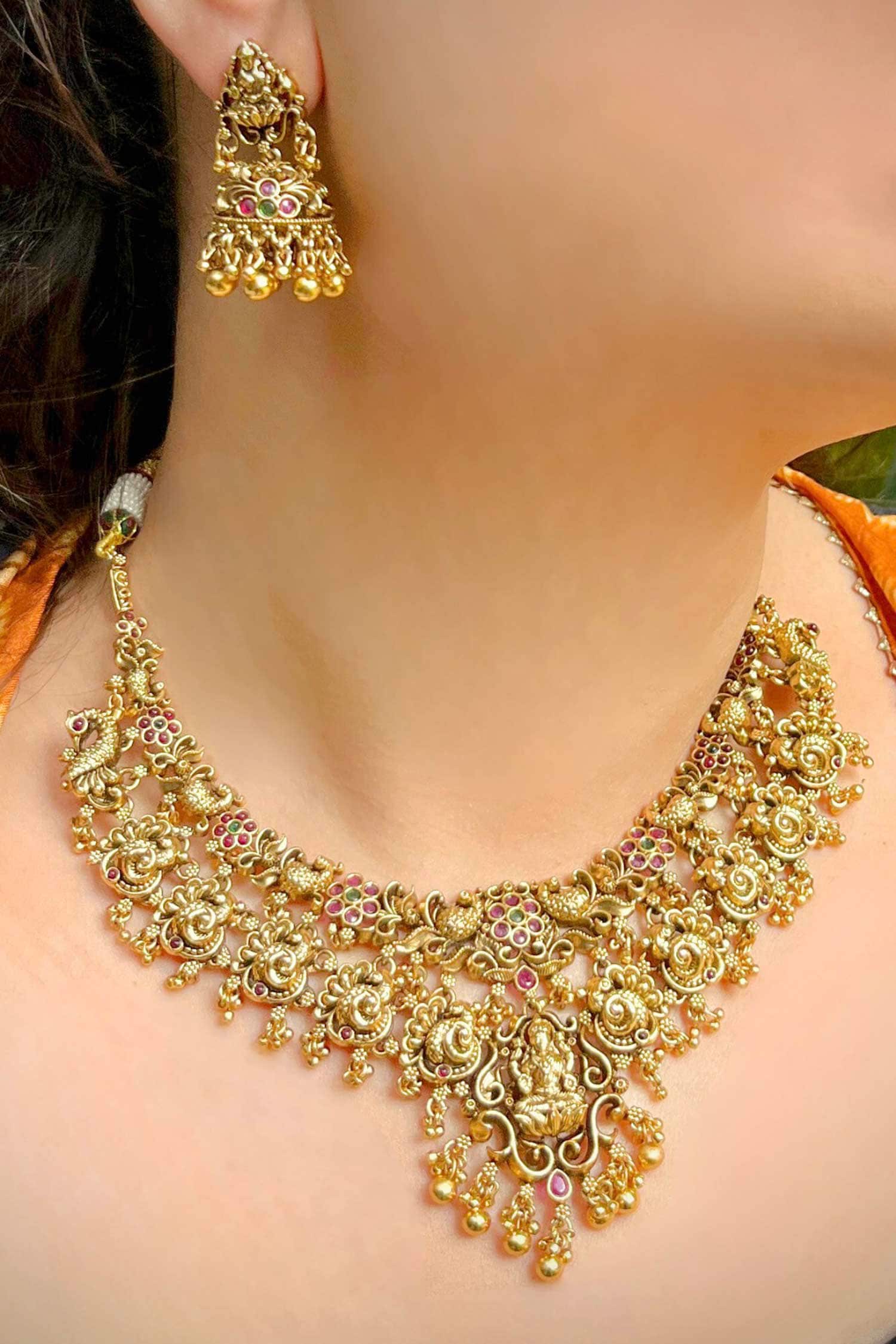 Floral Motif Necklace Set 