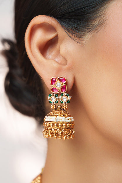 Kundan Embellished Necklace Set 